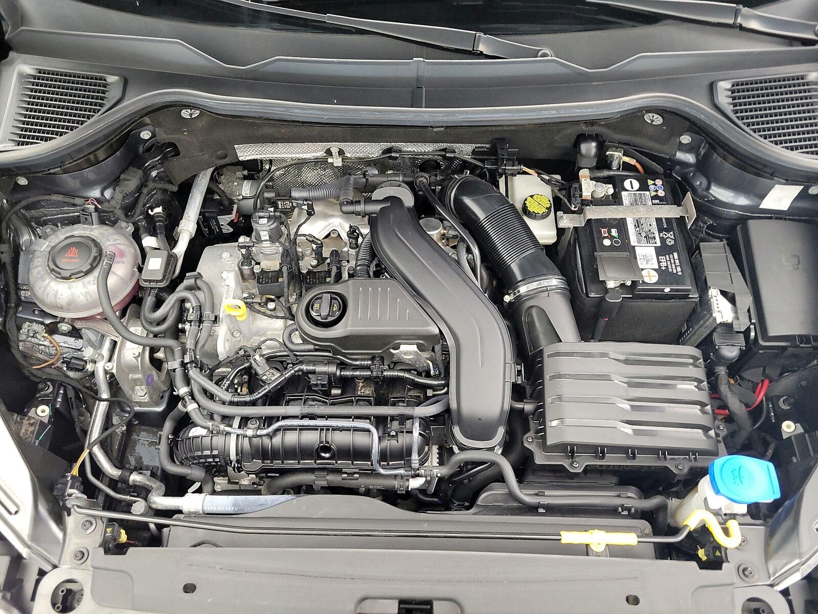 2023 Volkswagen Taos SE - Photo 24