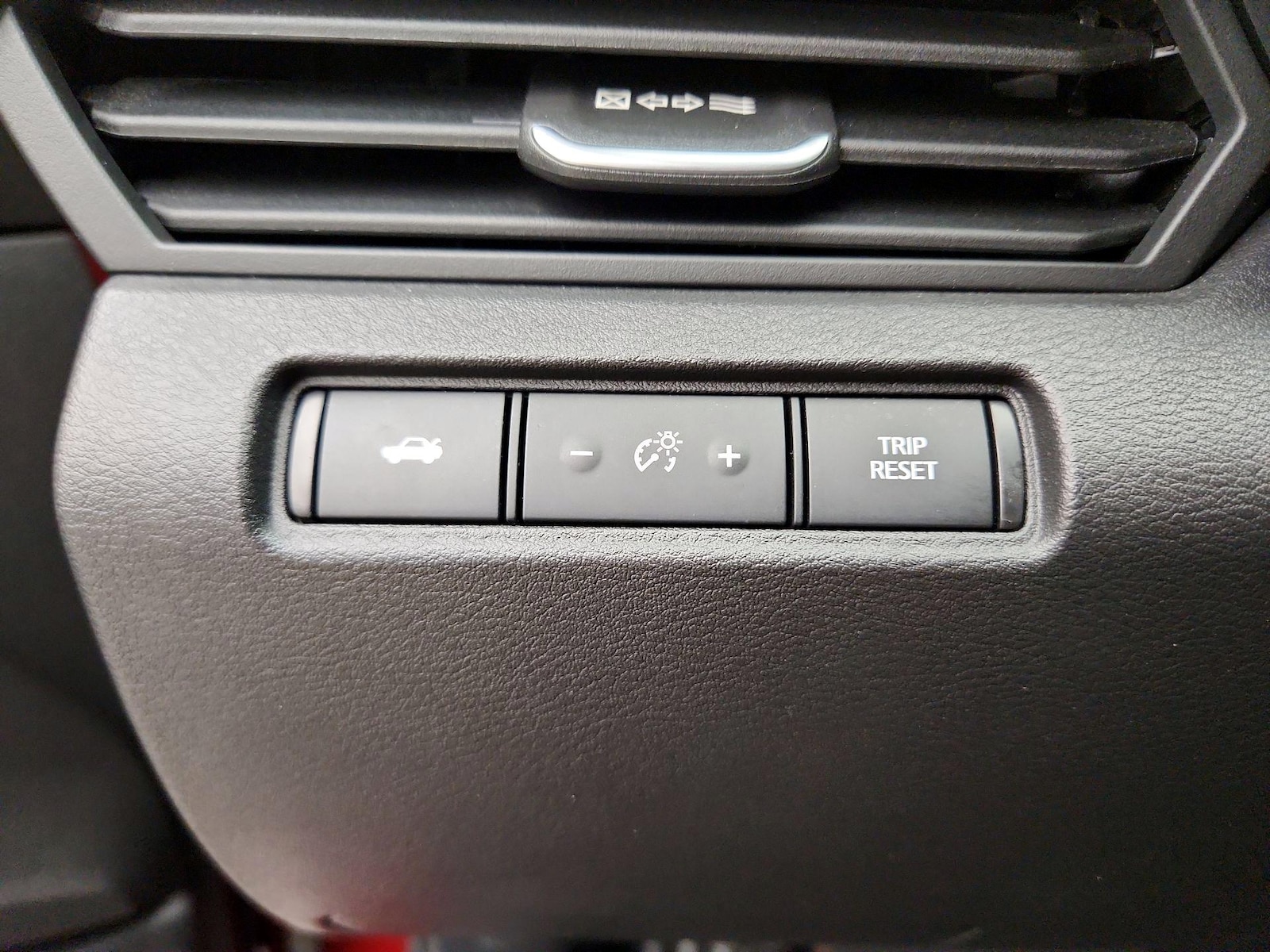 2024 Nissan Altima SR - Photo 14