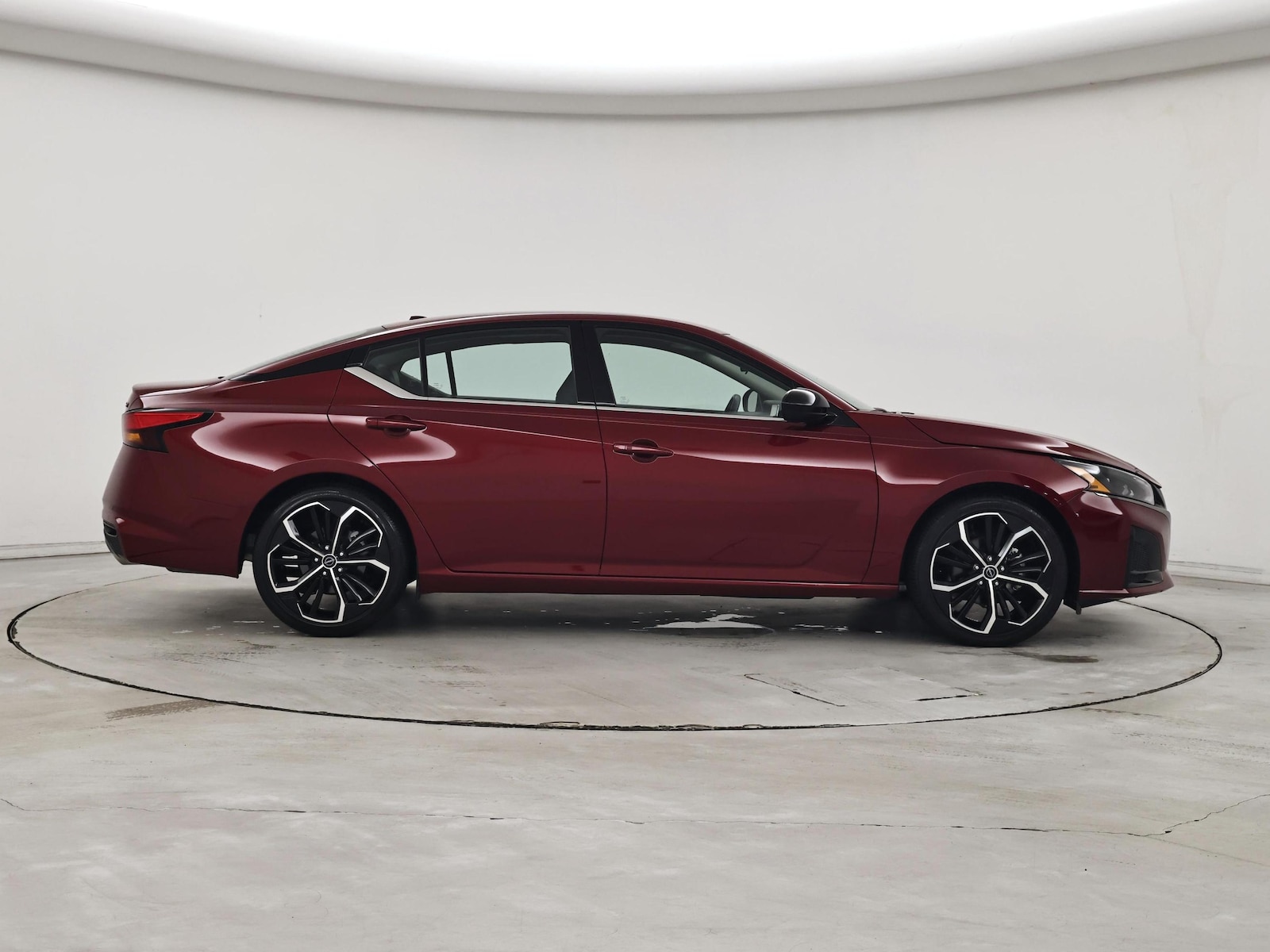 2024 Nissan Altima SR - Photo 8