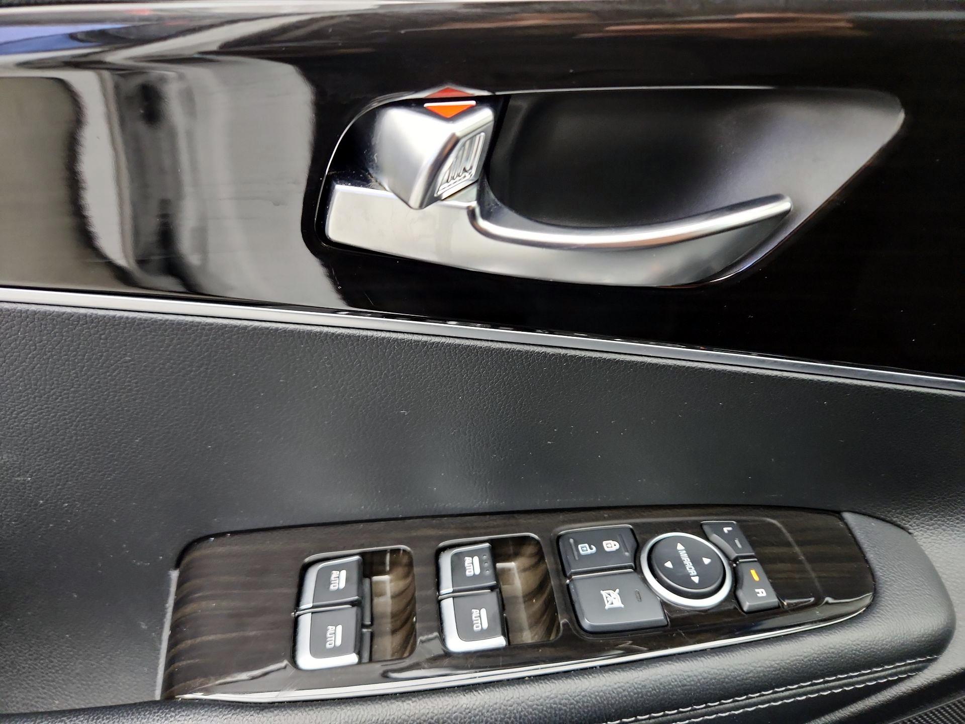Thumbnail: 2019 Kia Sorento - 12