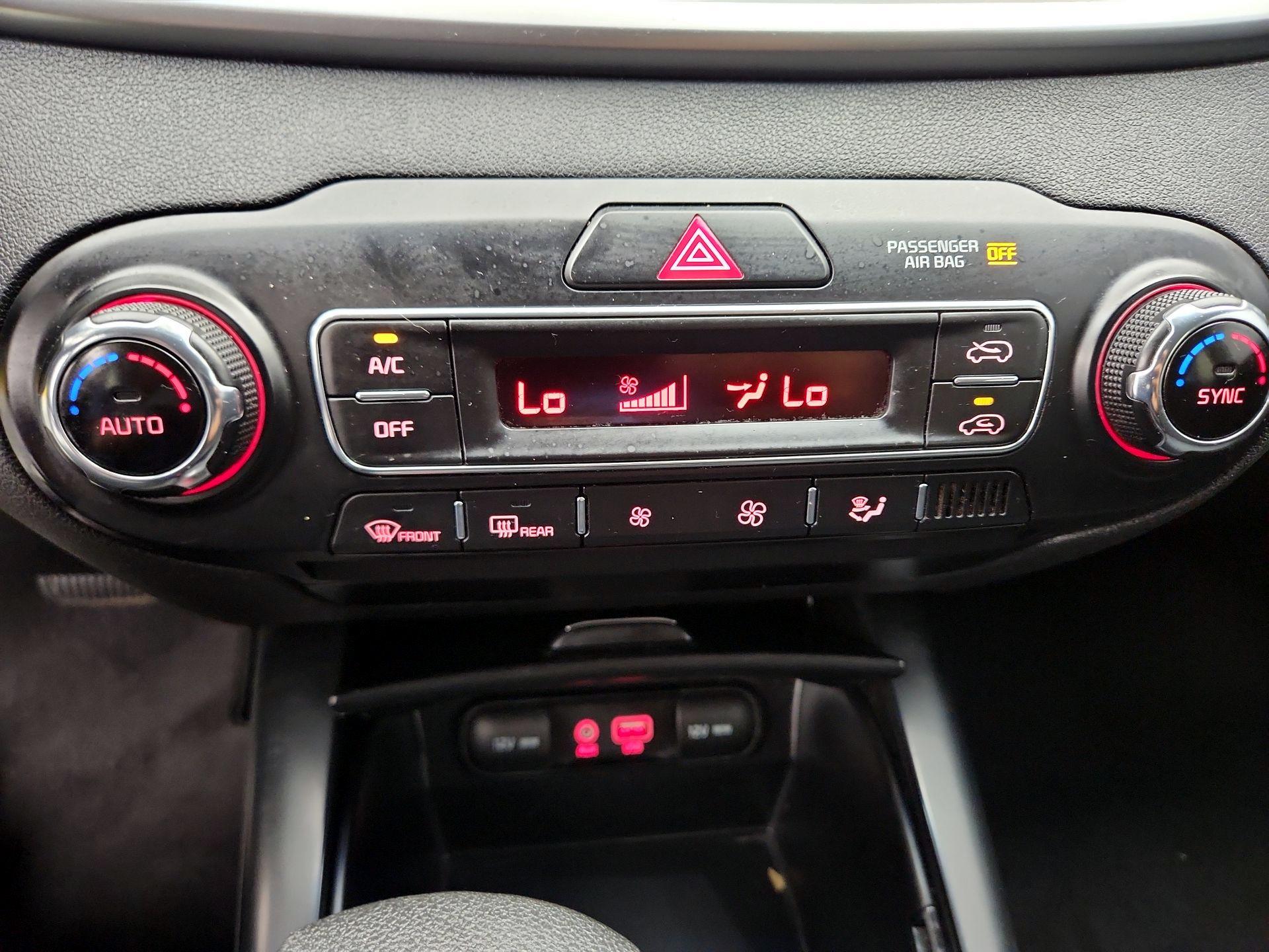 Thumbnail: 2019 Kia Sorento - 16