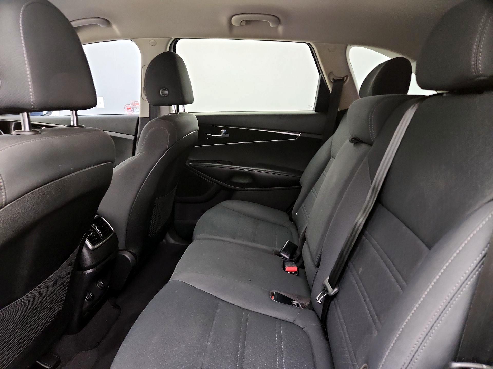 Thumbnail: 2019 Kia Sorento - 19