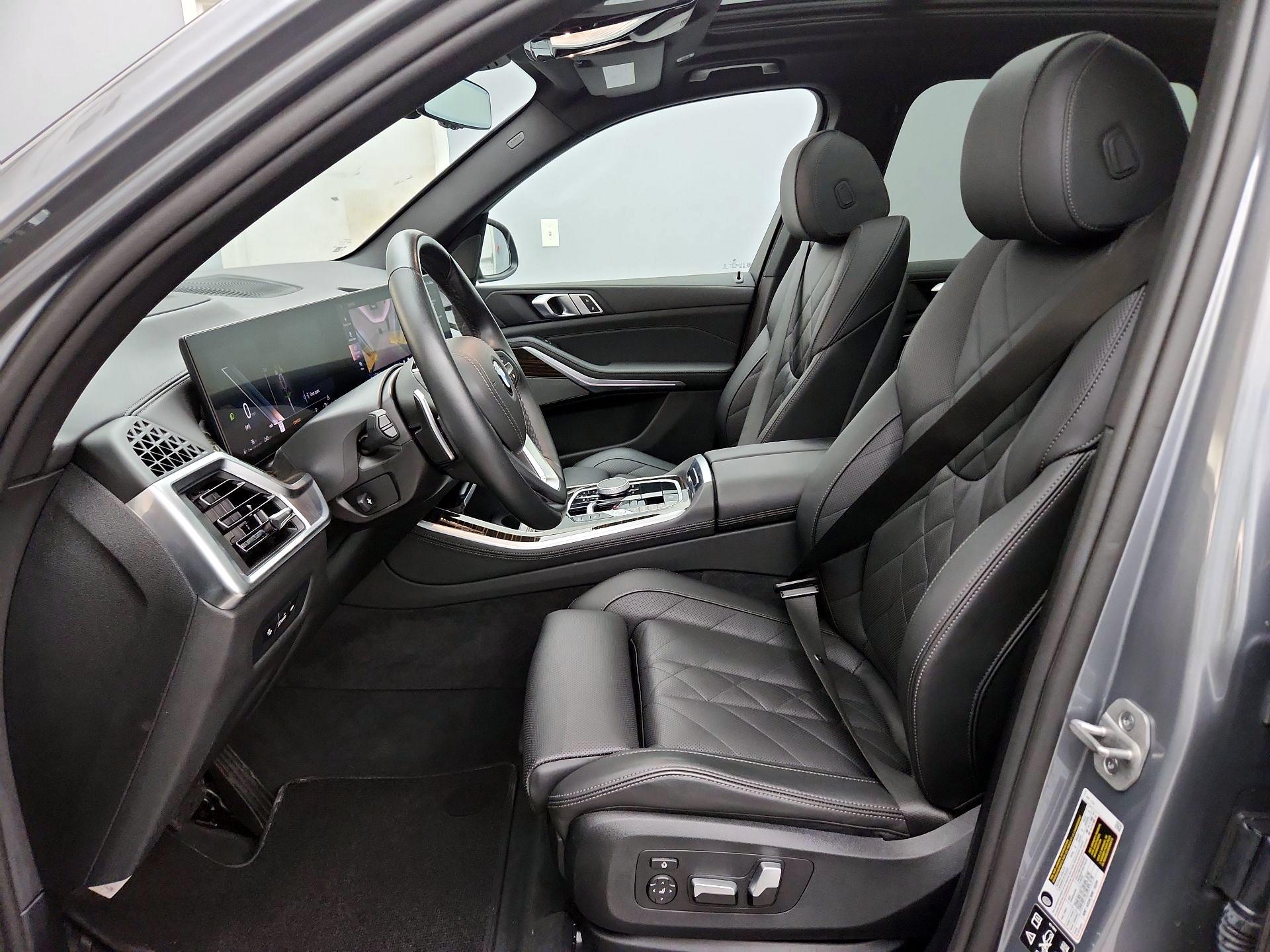 Thumbnail: 2026 BMW X5 - 11