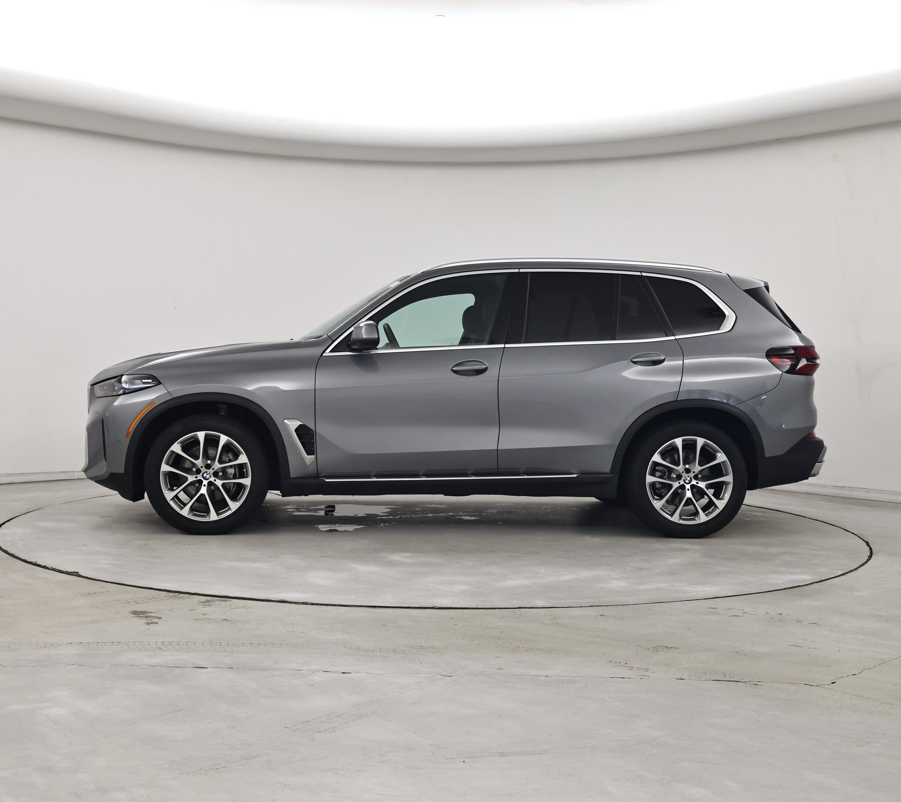 Thumbnail: 2026 BMW X5 - 3