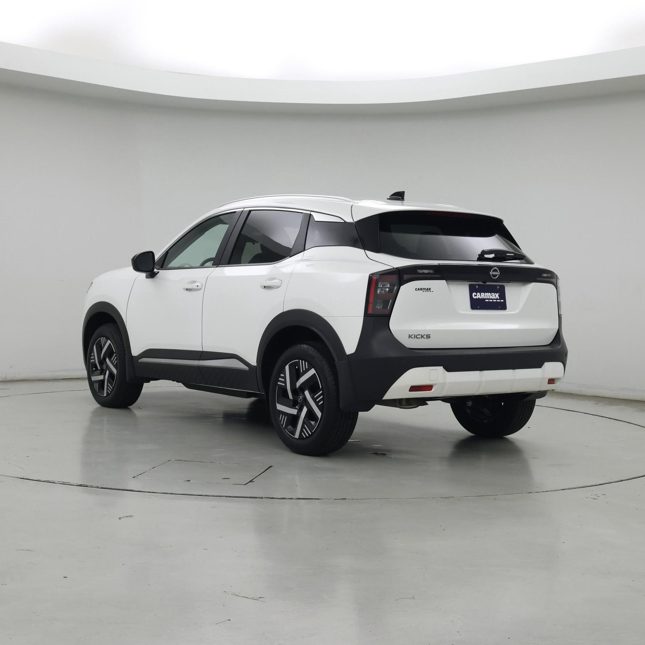 Thumbnail: 2026 Nissan Kicks - 2