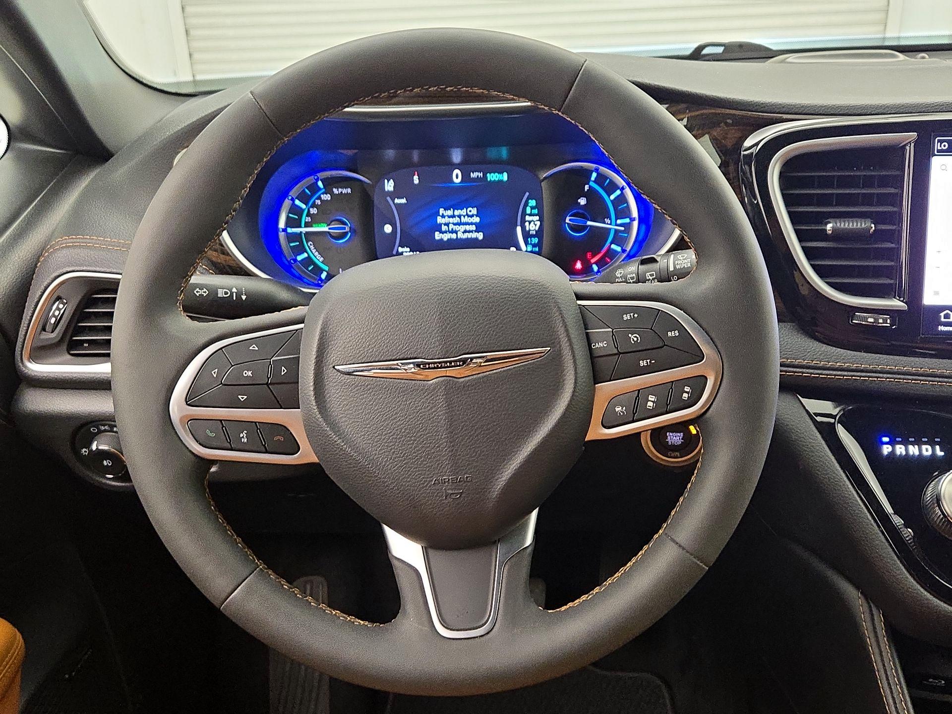 Thumbnail: 2023 Chrysler Pacifica - 10