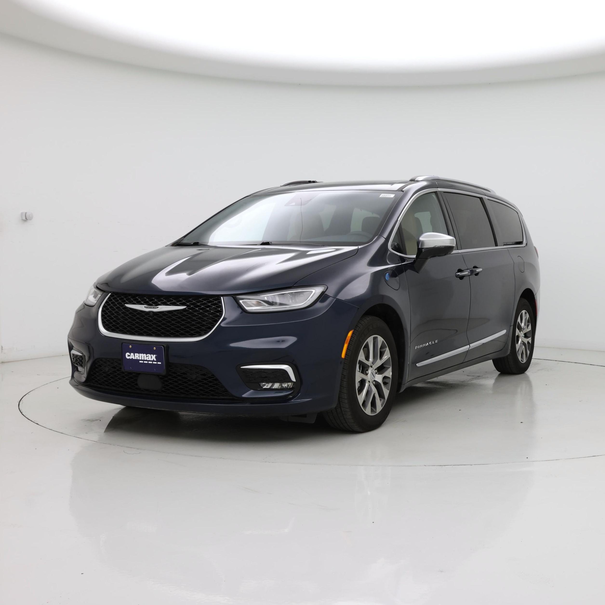 Thumbnail: 2023 Chrysler Pacifica - 4