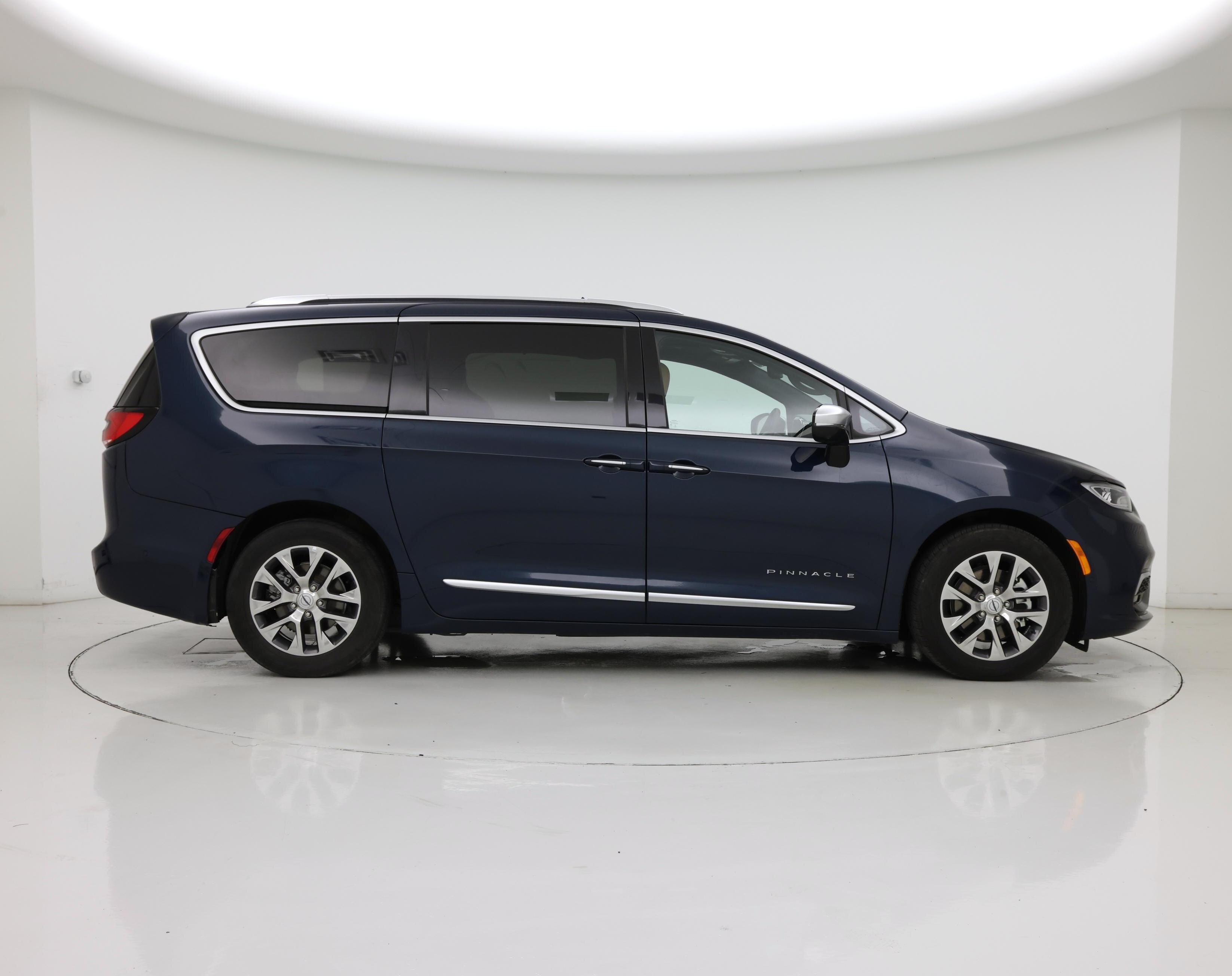Thumbnail: 2023 Chrysler Pacifica - 7