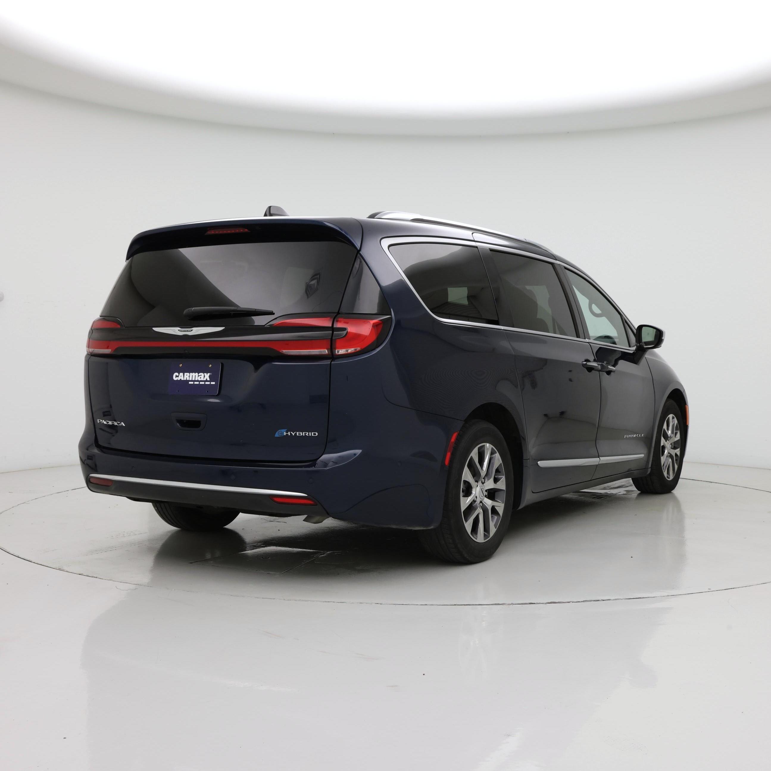 Thumbnail: 2023 Chrysler Pacifica - 8