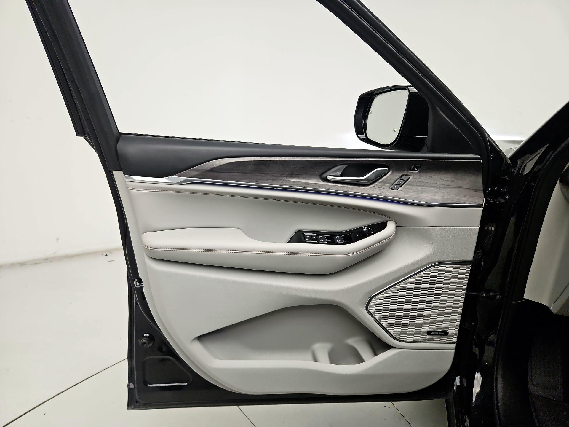 Thumbnail: 2023 Jeep Grand Cherokee L - 12