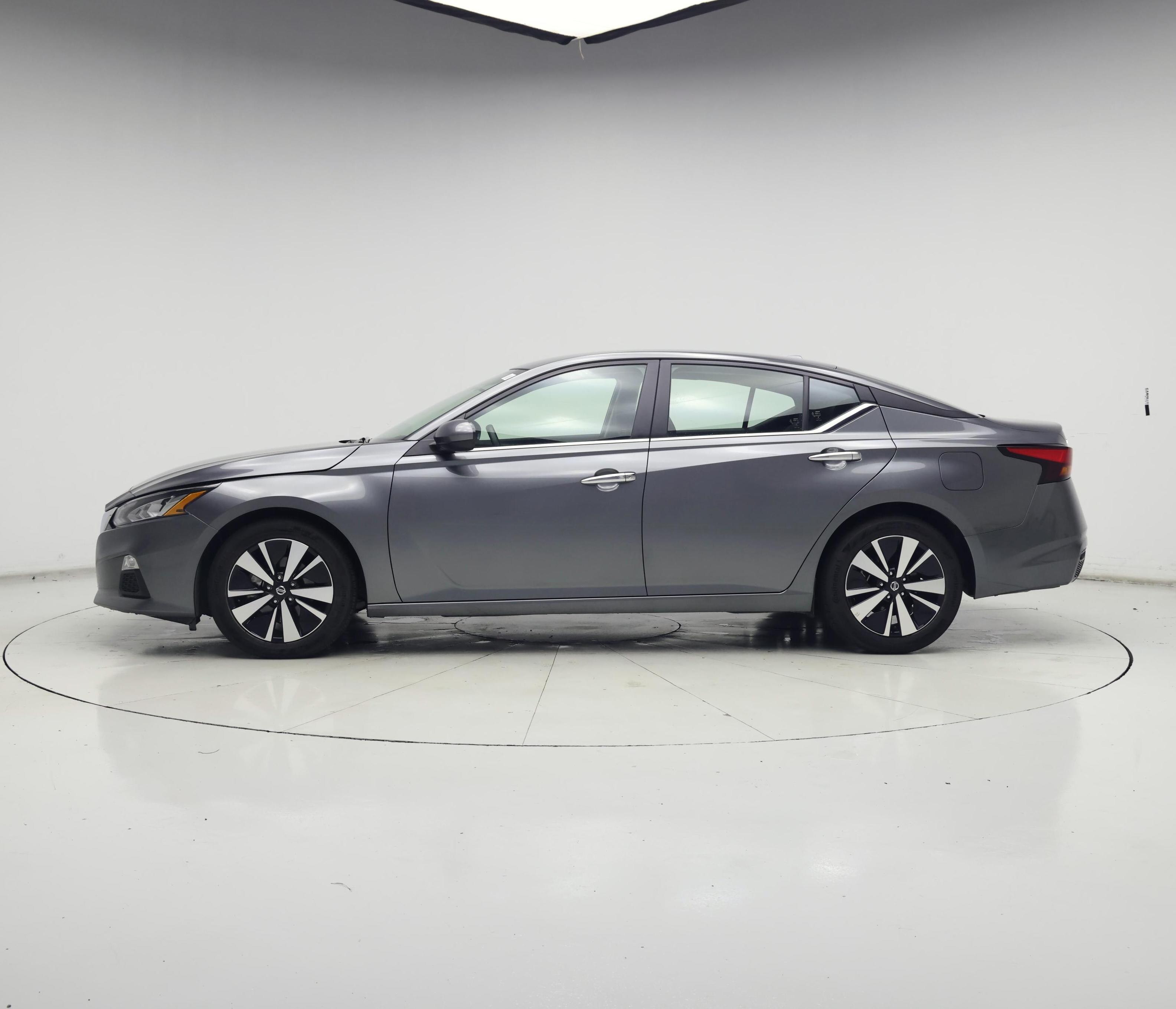 Thumbnail: 2022 Nissan Altima - 3