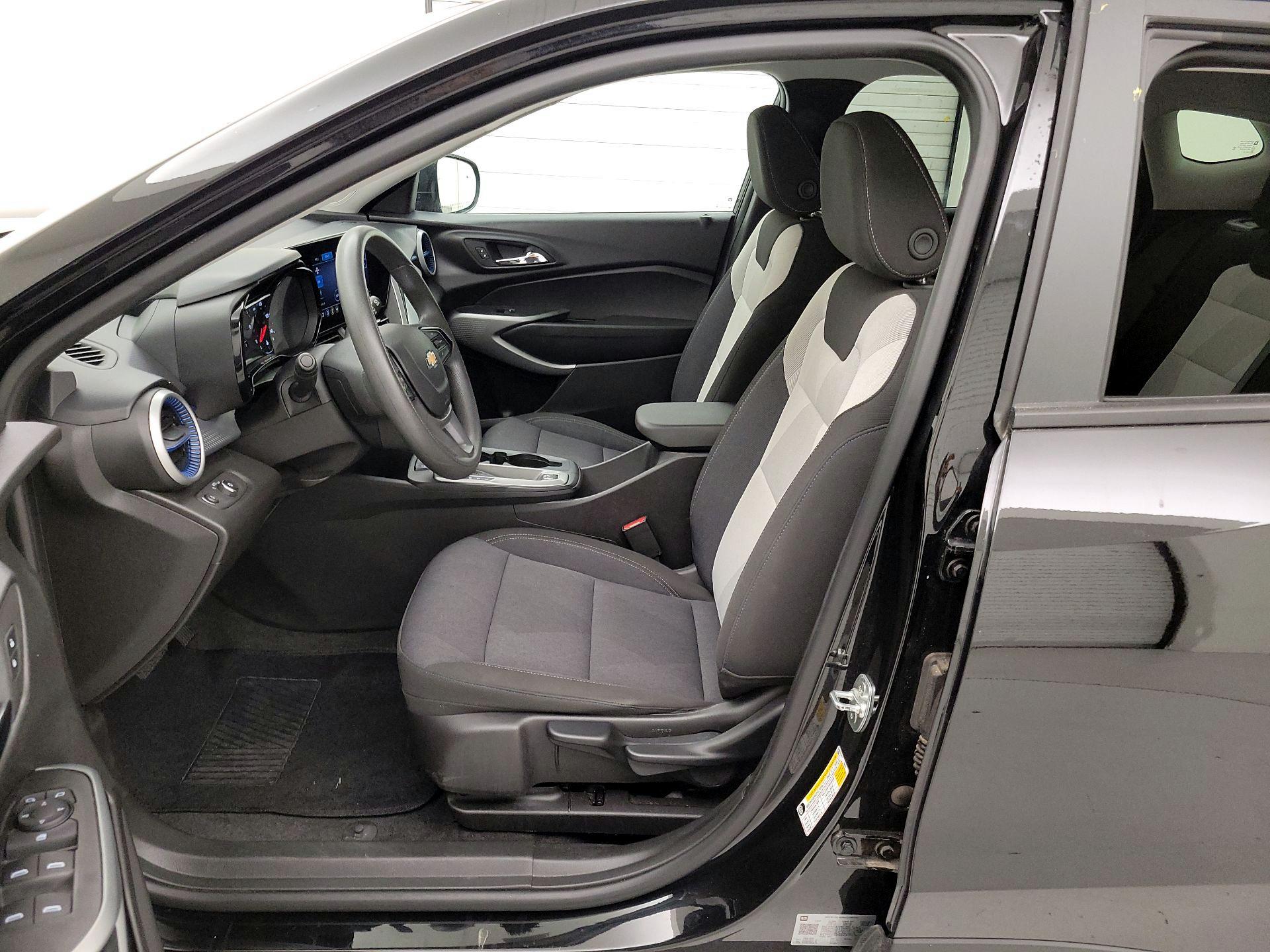 Thumbnail: 2025 Chevrolet Trax - 11