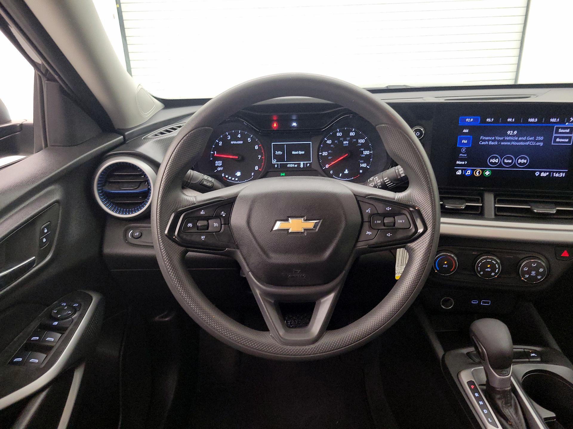 Thumbnail: 2025 Chevrolet Trax - 10