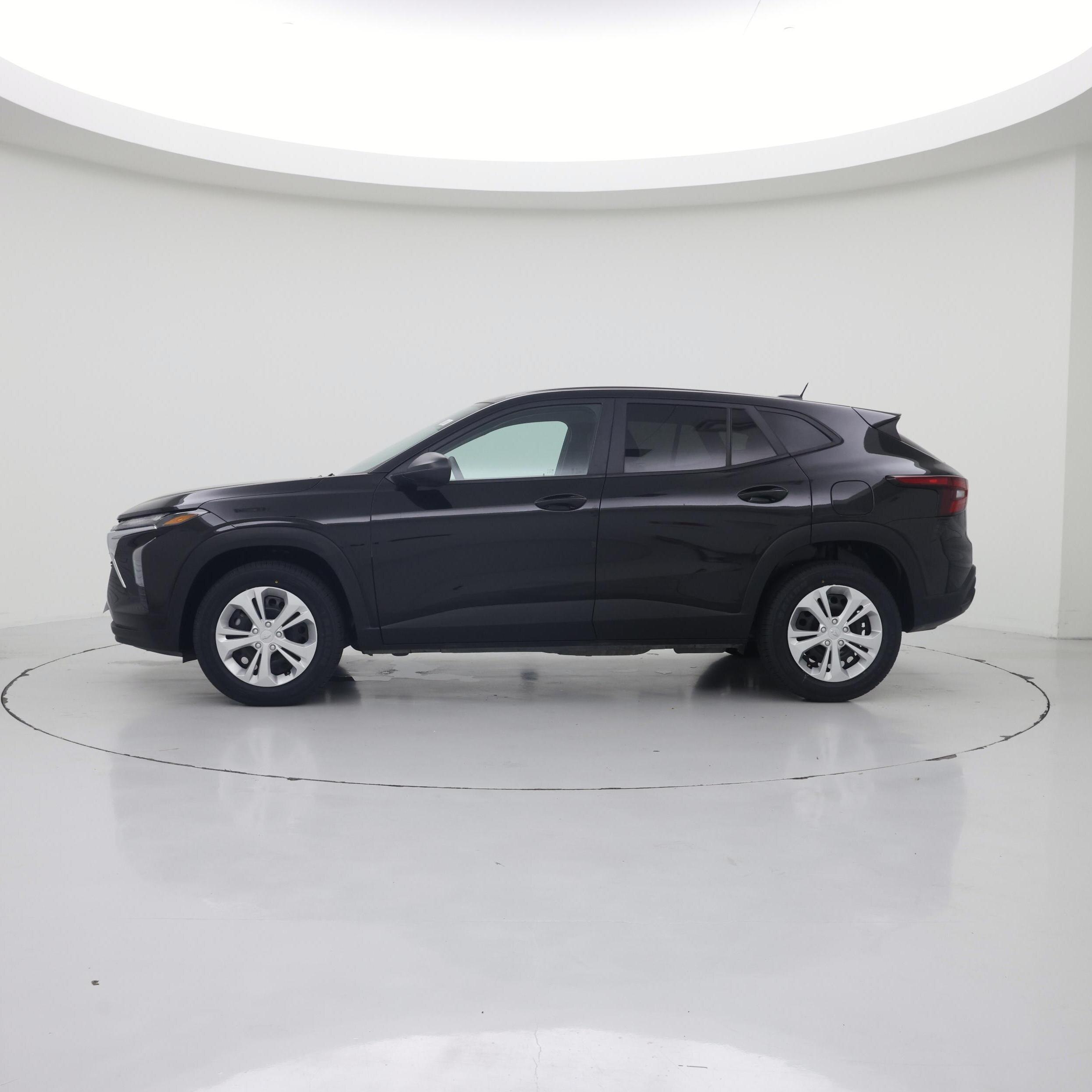 Thumbnail: 2025 Chevrolet Trax - 3
