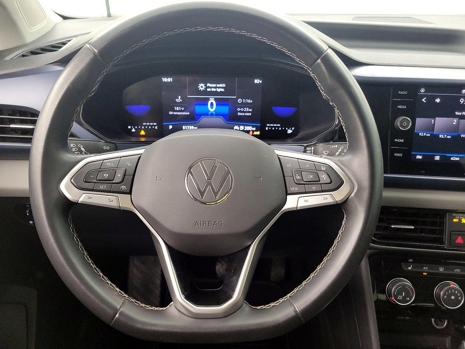 Thumbnail: 2023 Volkswagen Taos - 10