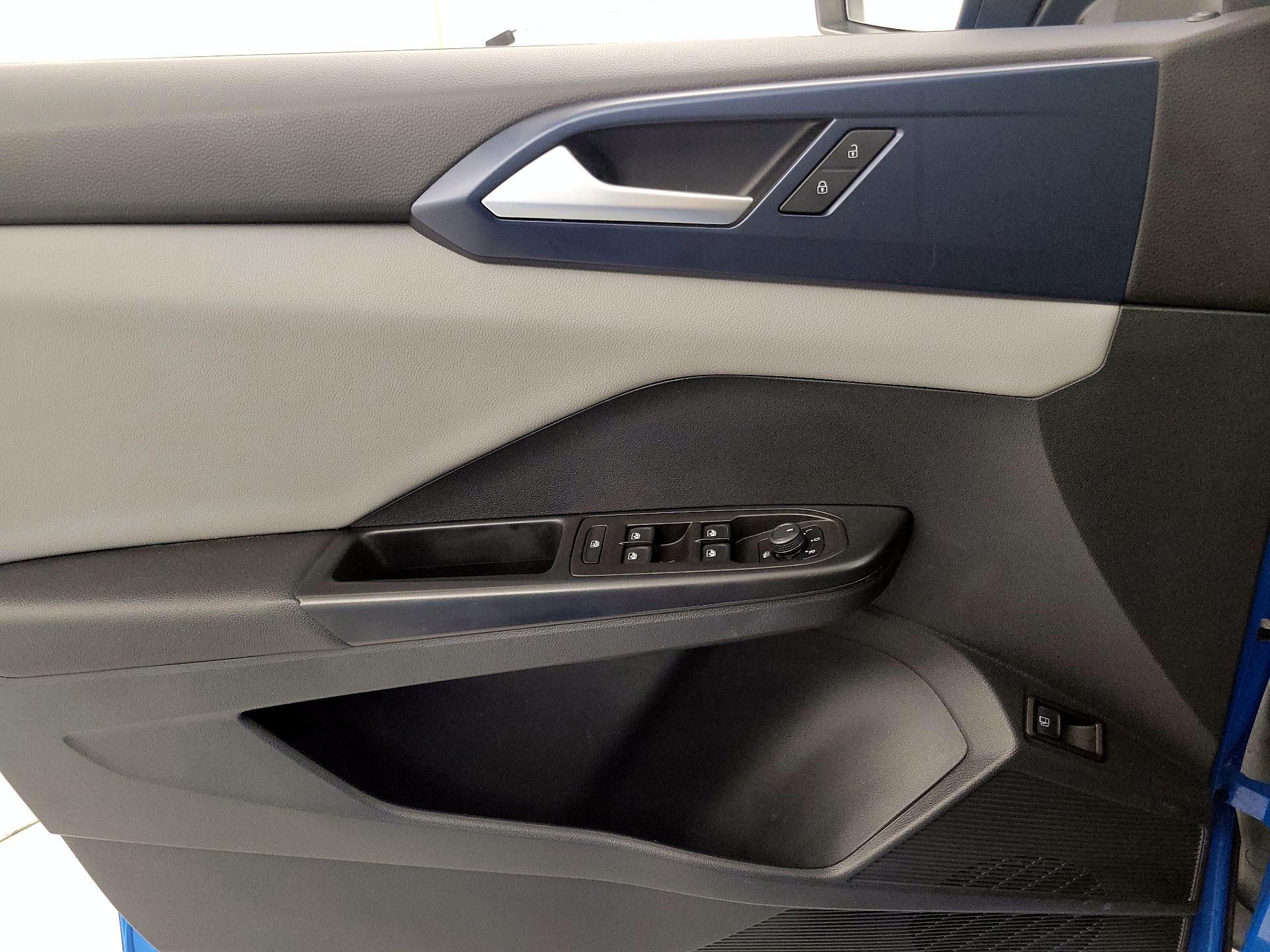 Thumbnail: 2023 Volkswagen Taos - 12