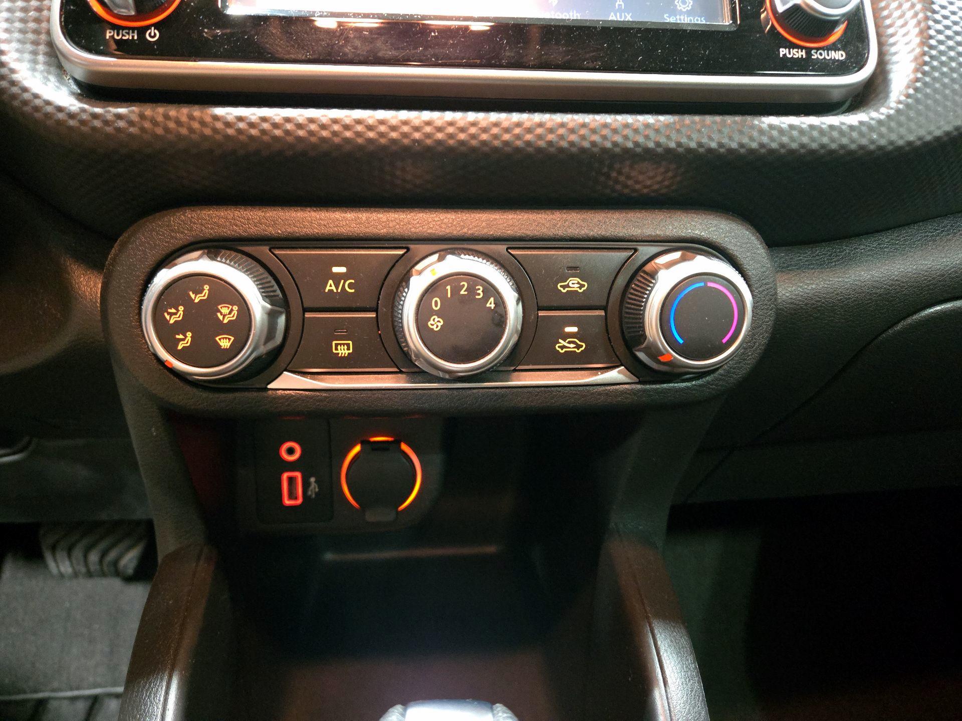 Thumbnail: 2021 Nissan Kicks - 16