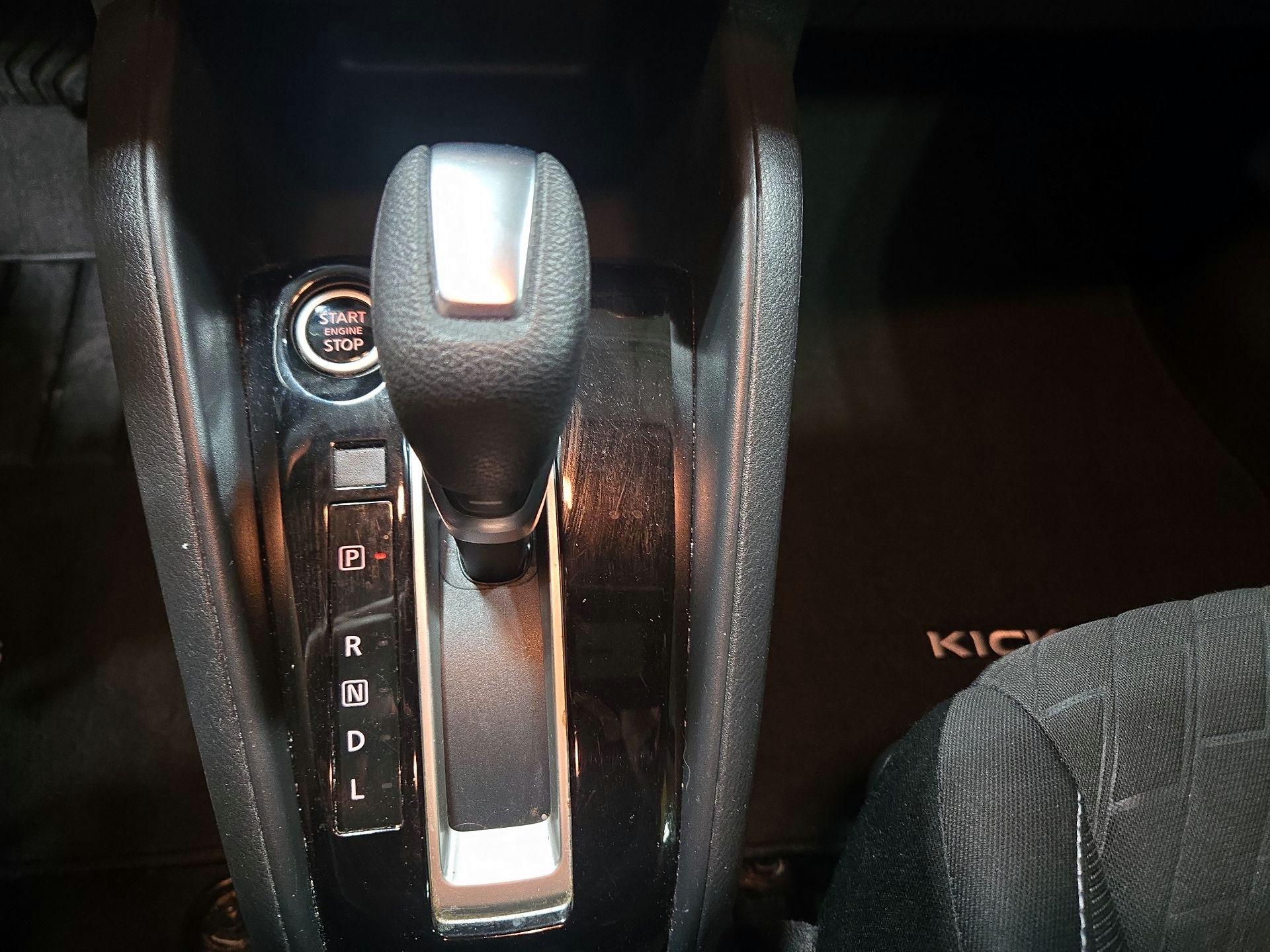Thumbnail: 2021 Nissan Kicks - 17