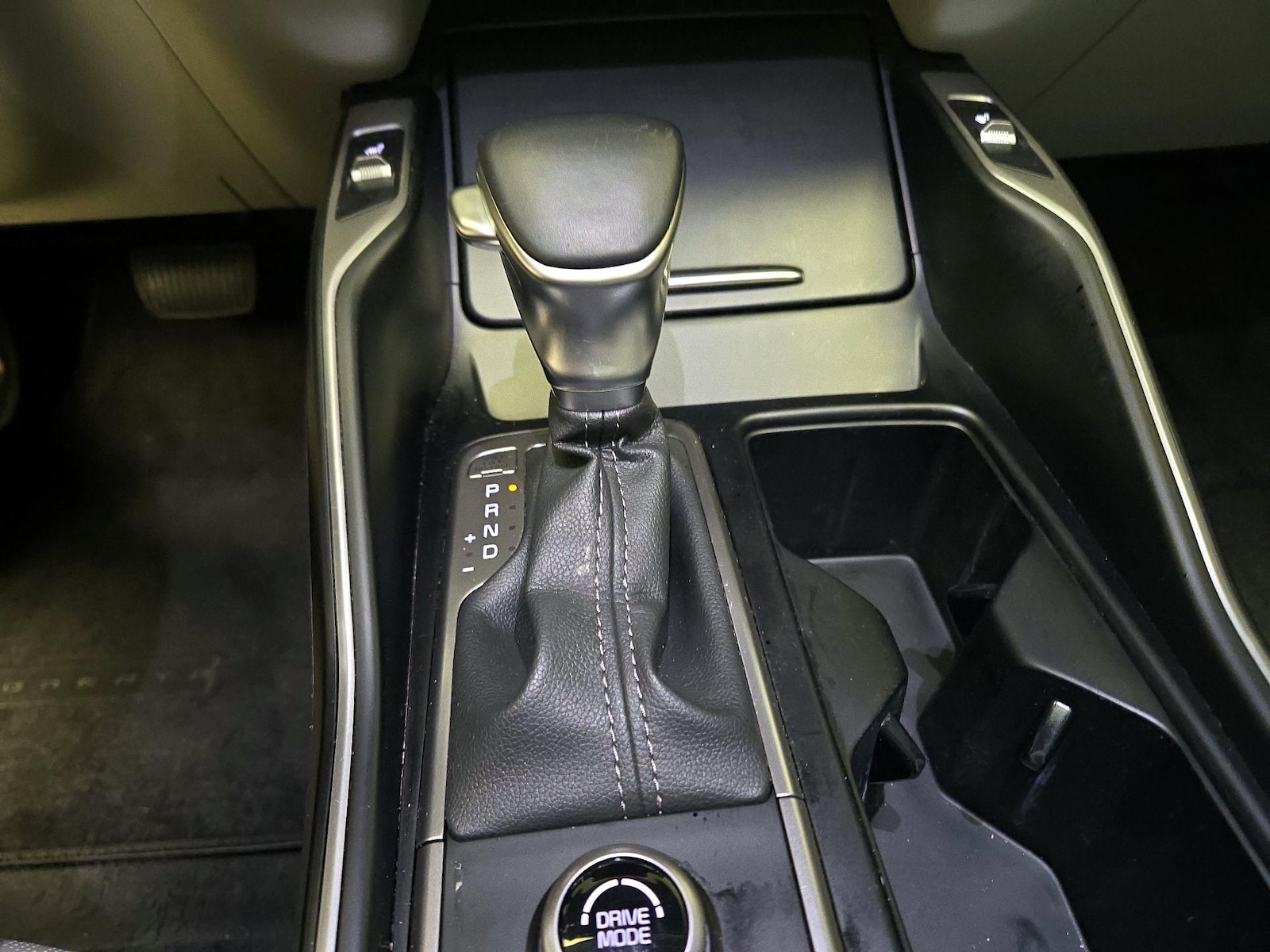 2023 Kia Sorento EX - Photo 19