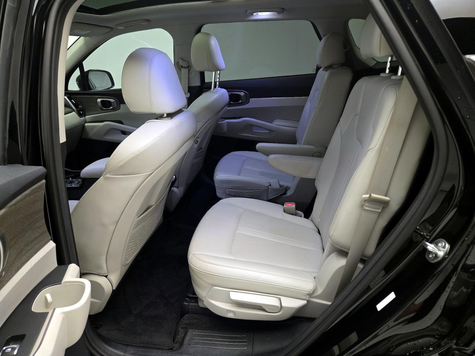 2023 Kia Sorento EX - Photo 22