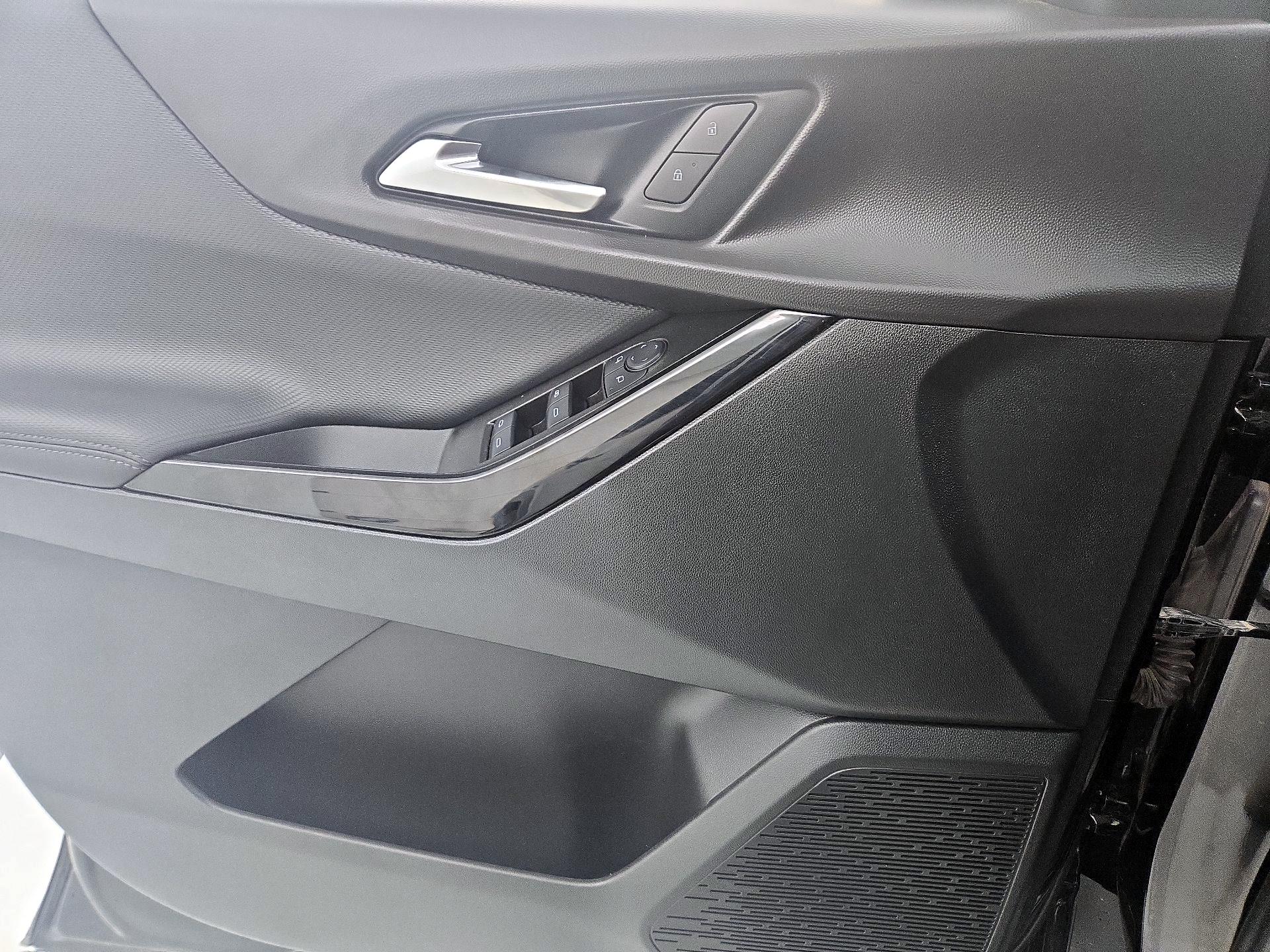 Thumbnail: 2025 Chevrolet Equinox - 12