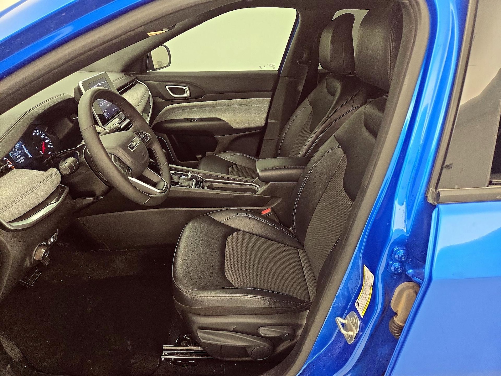 2025 Jeep Compass Latitude - Photo 12