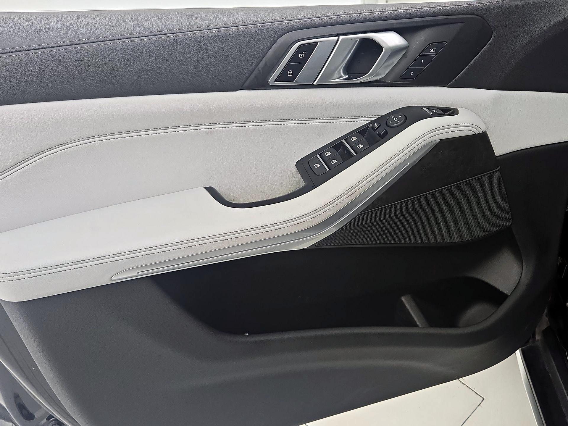 Thumbnail: 2023 BMW X5 - 12