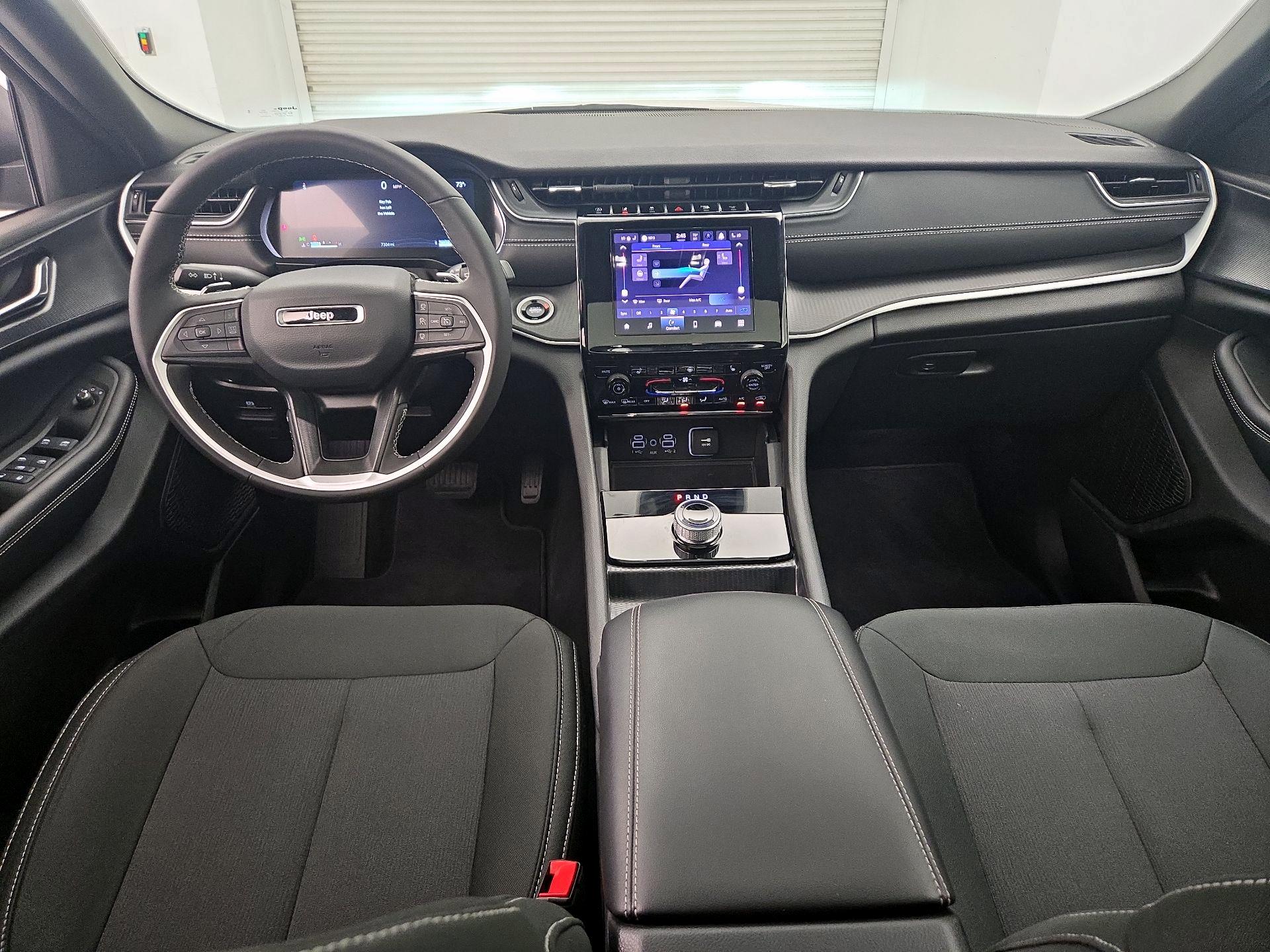 Thumbnail: 2025 Jeep Grand Cherokee L - 9