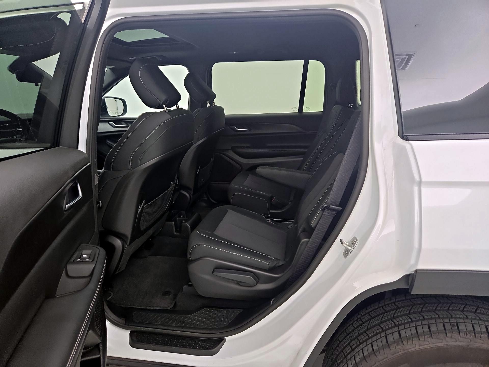 Thumbnail: 2025 Jeep Grand Cherokee L - 20