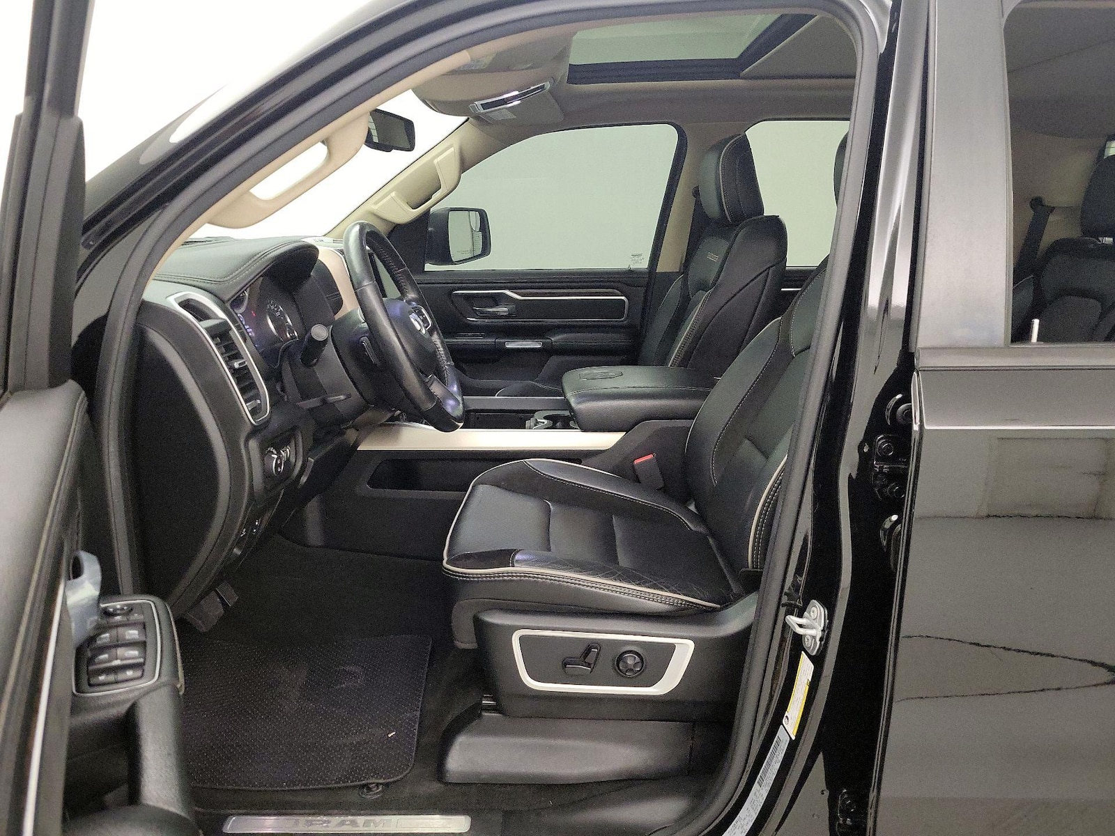 2020 RAM Ram 1500 Pickup Laramie - Photo 12