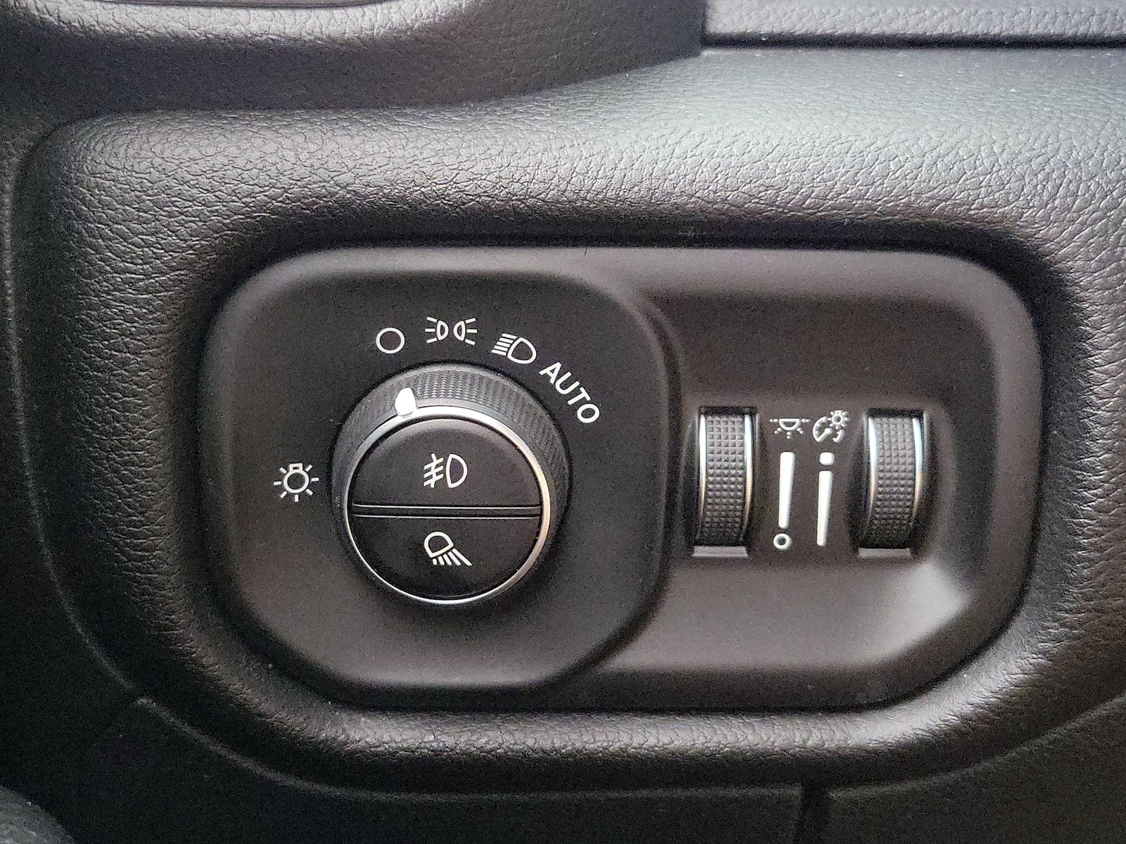 2020 RAM Ram 1500 Pickup Laramie - Photo 14