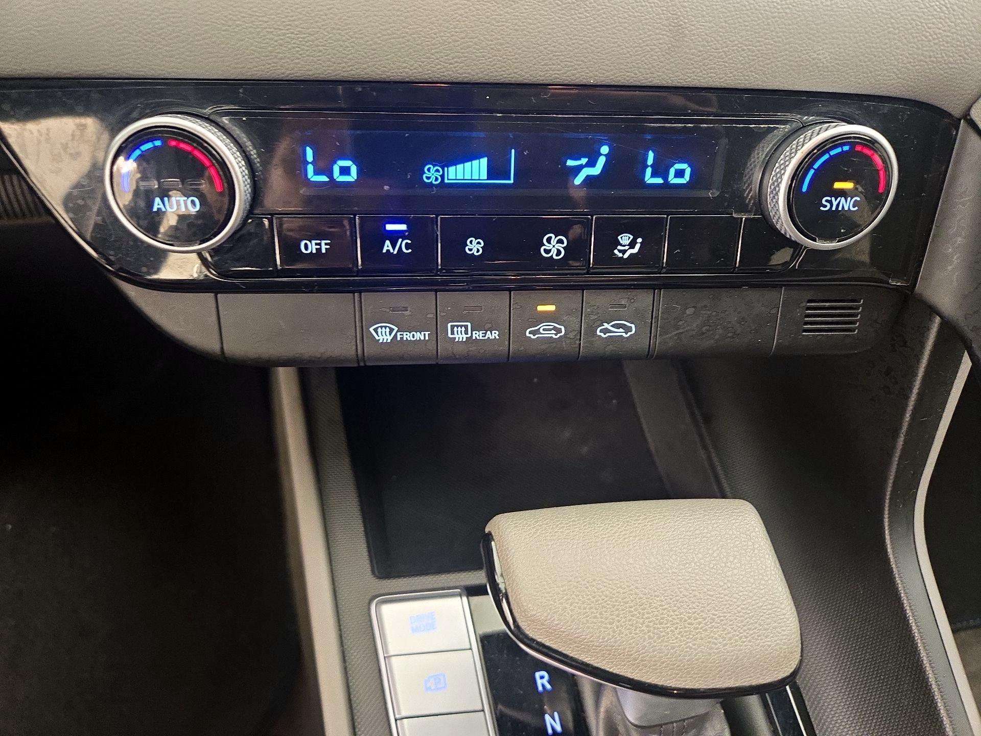 Thumbnail: 2024 Hyundai Elantra - 17