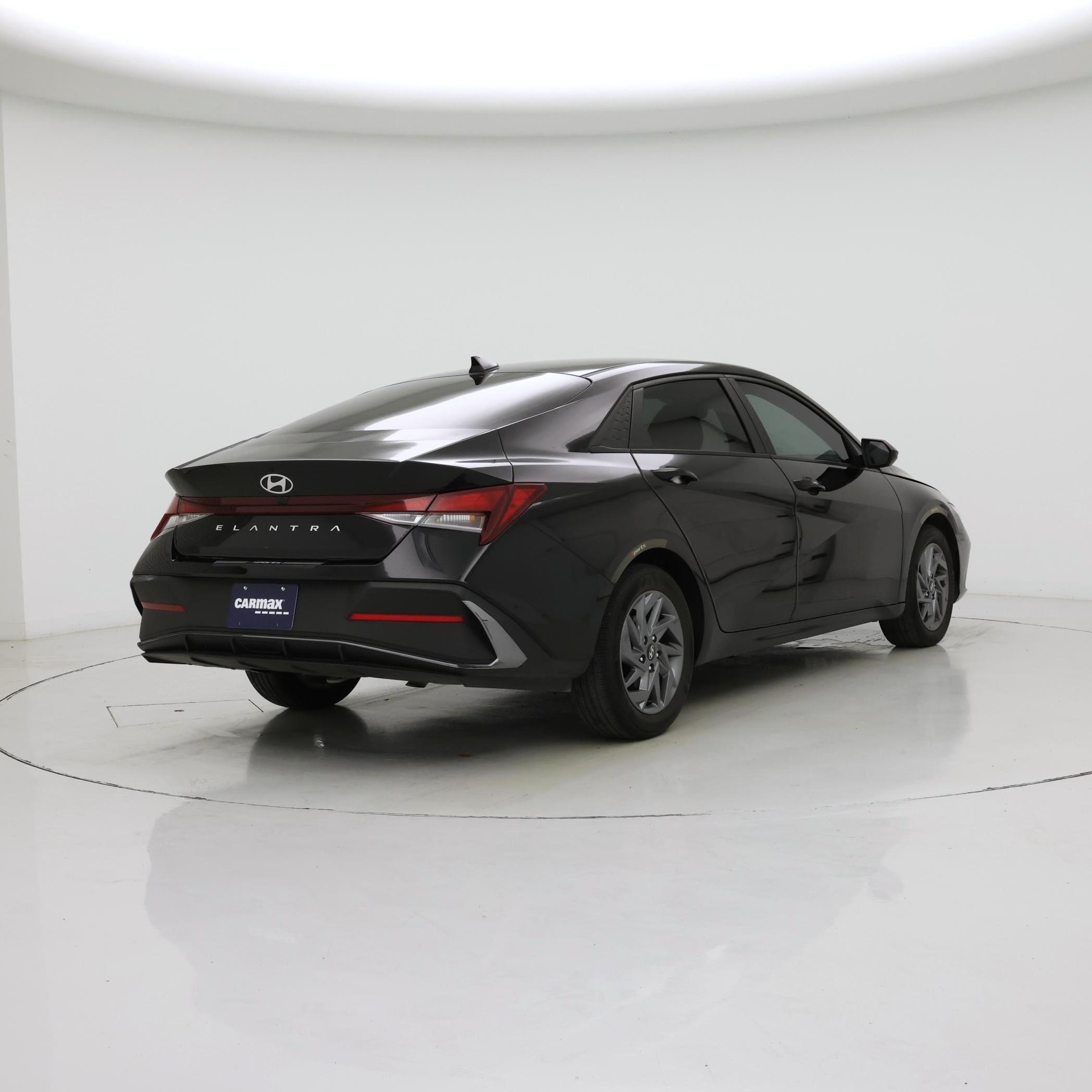 Thumbnail: 2024 Hyundai Elantra - 8