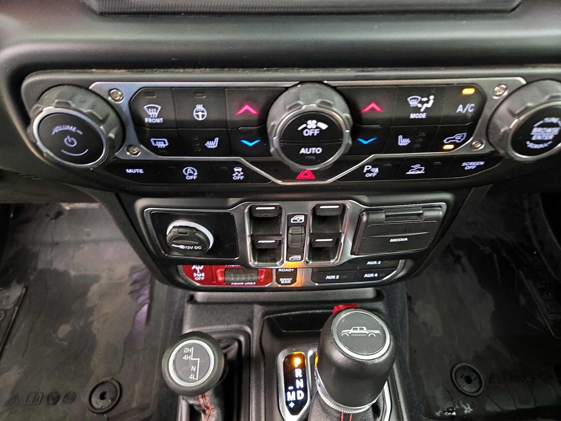 Thumbnail: 2023 Jeep Gladiator - 17