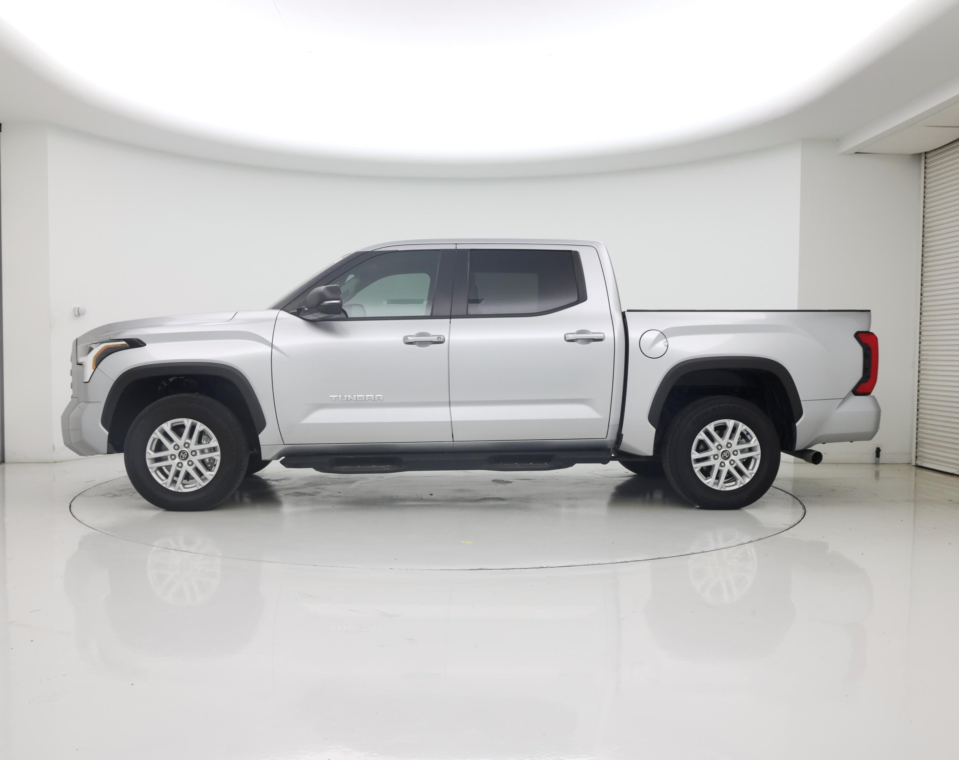 Thumbnail: 2024 Toyota Tundra - 3