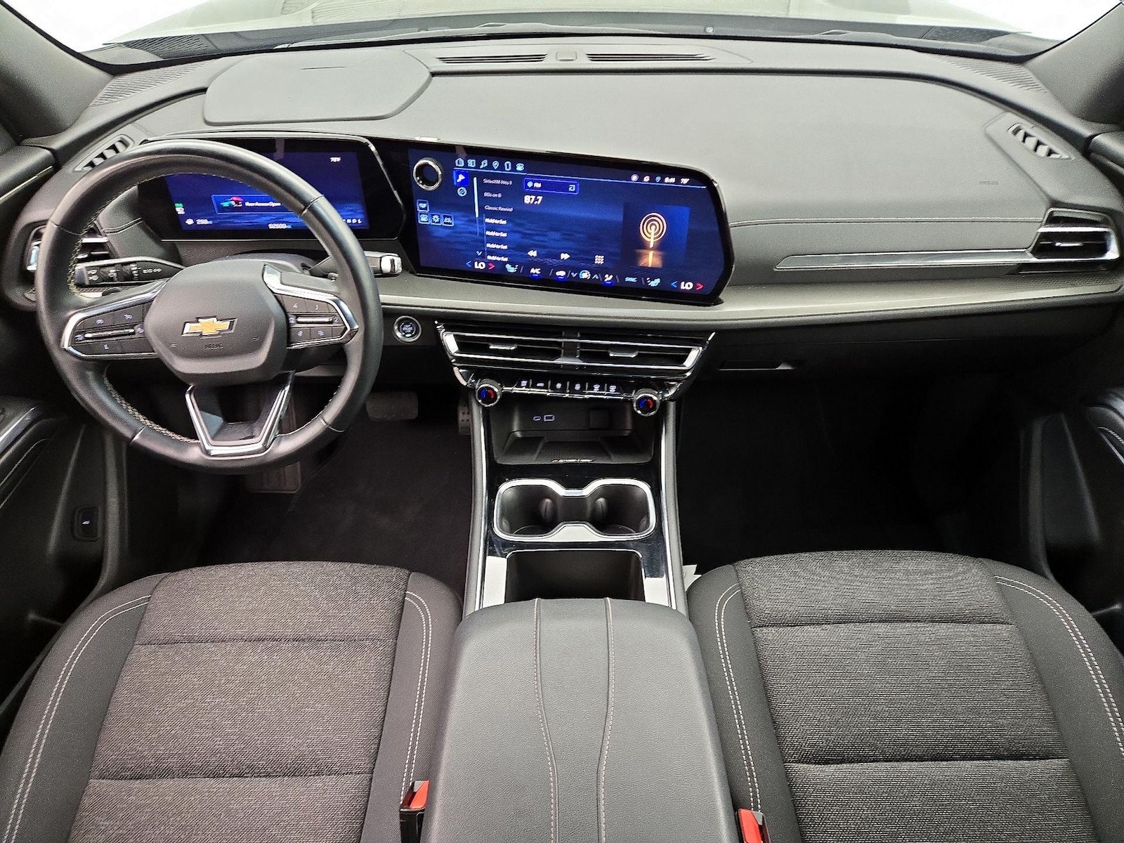2025 Chevrolet Traverse LT - Photo 10