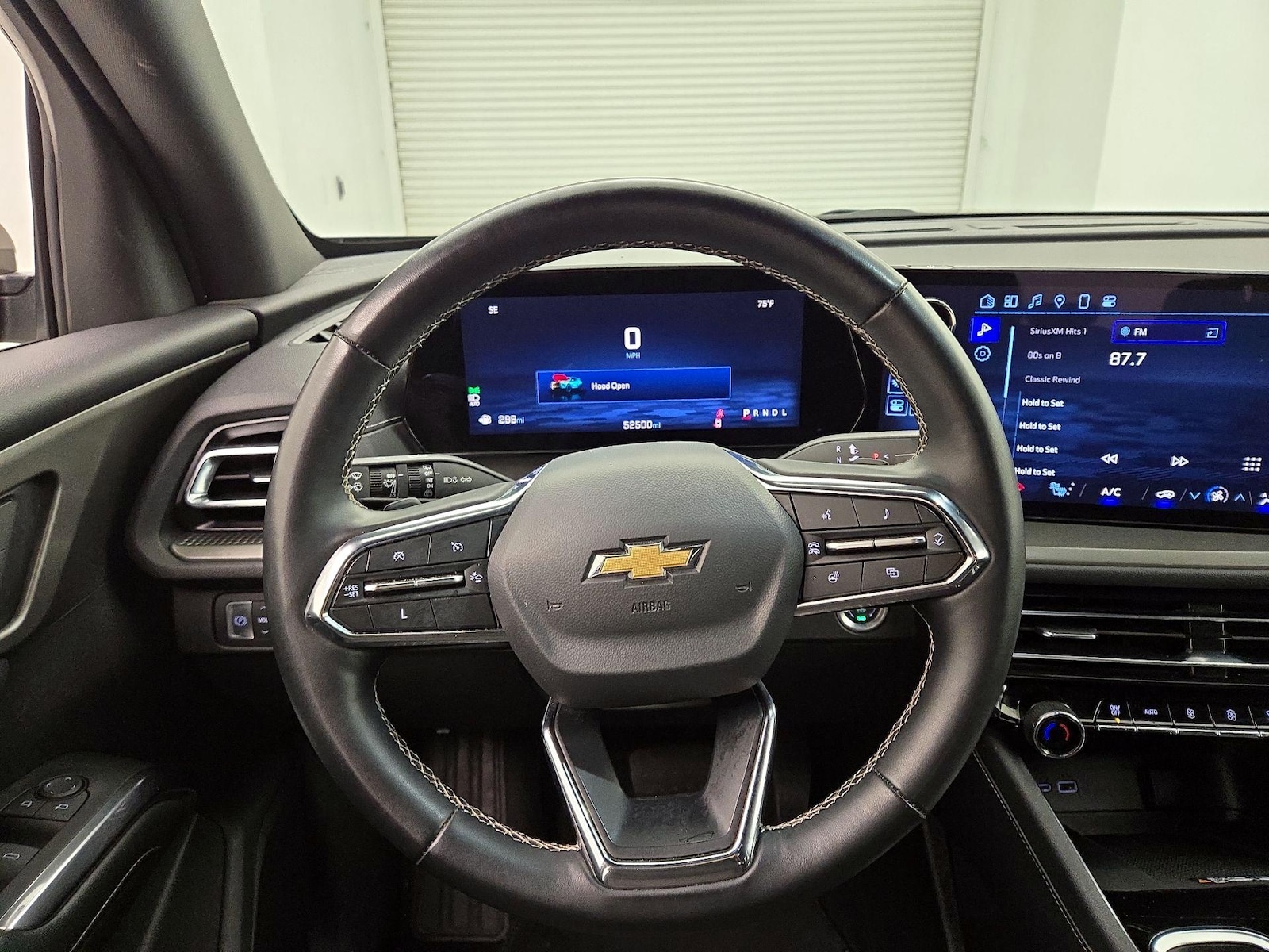 2025 Chevrolet Traverse LT - Photo 11