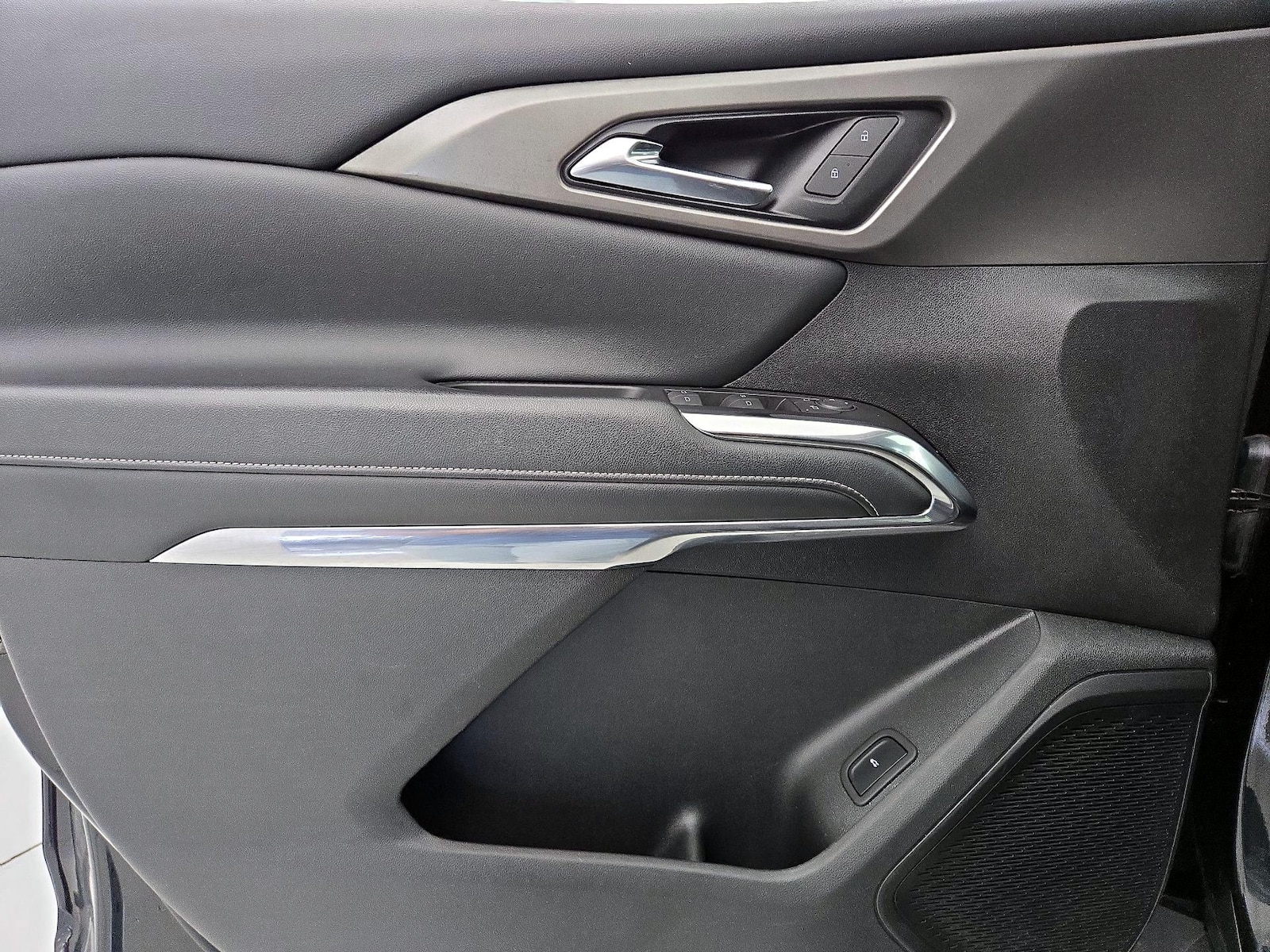 2025 Chevrolet Traverse LT - Photo 13