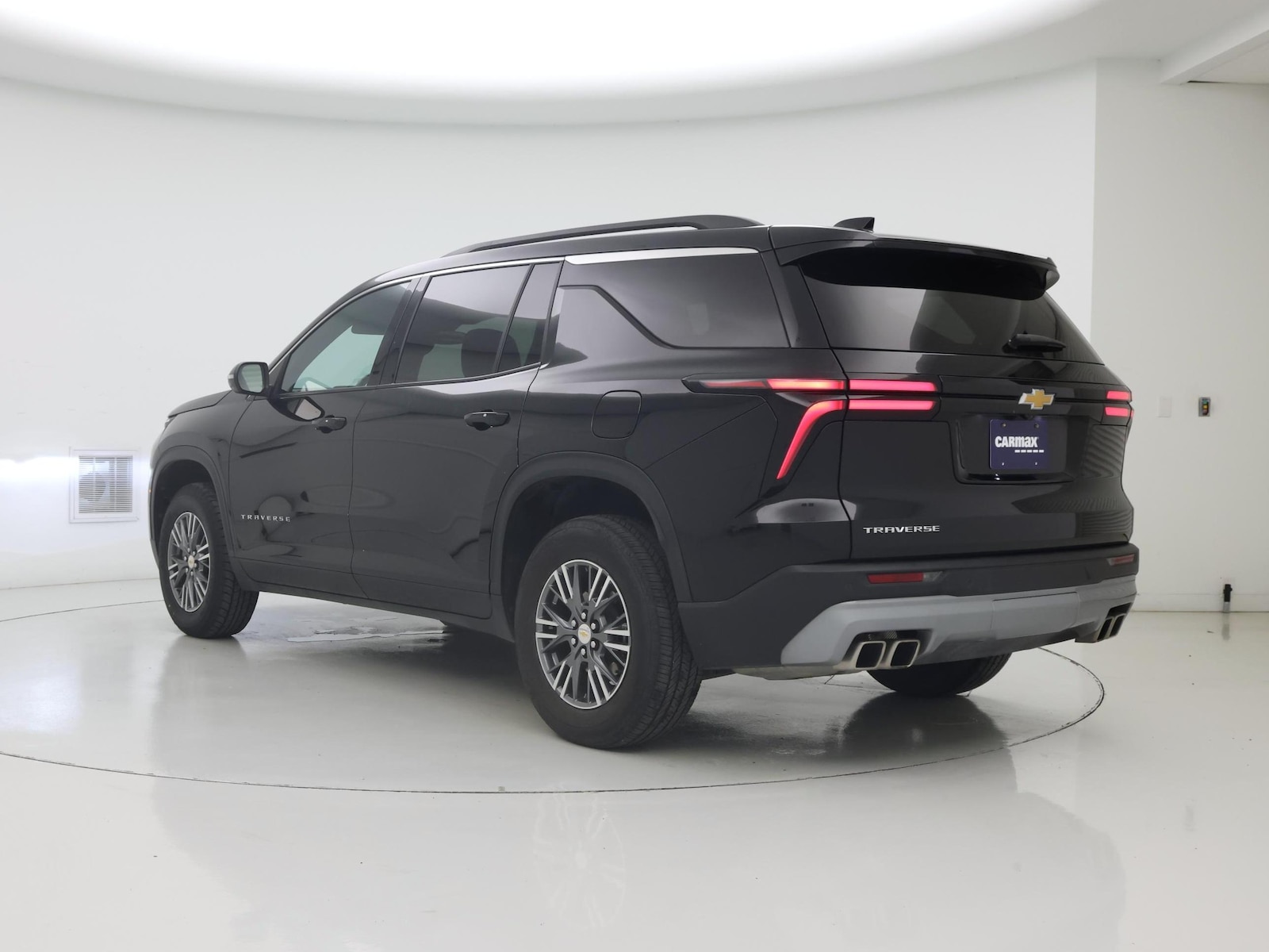 2025 Chevrolet Traverse LT - Photo 3