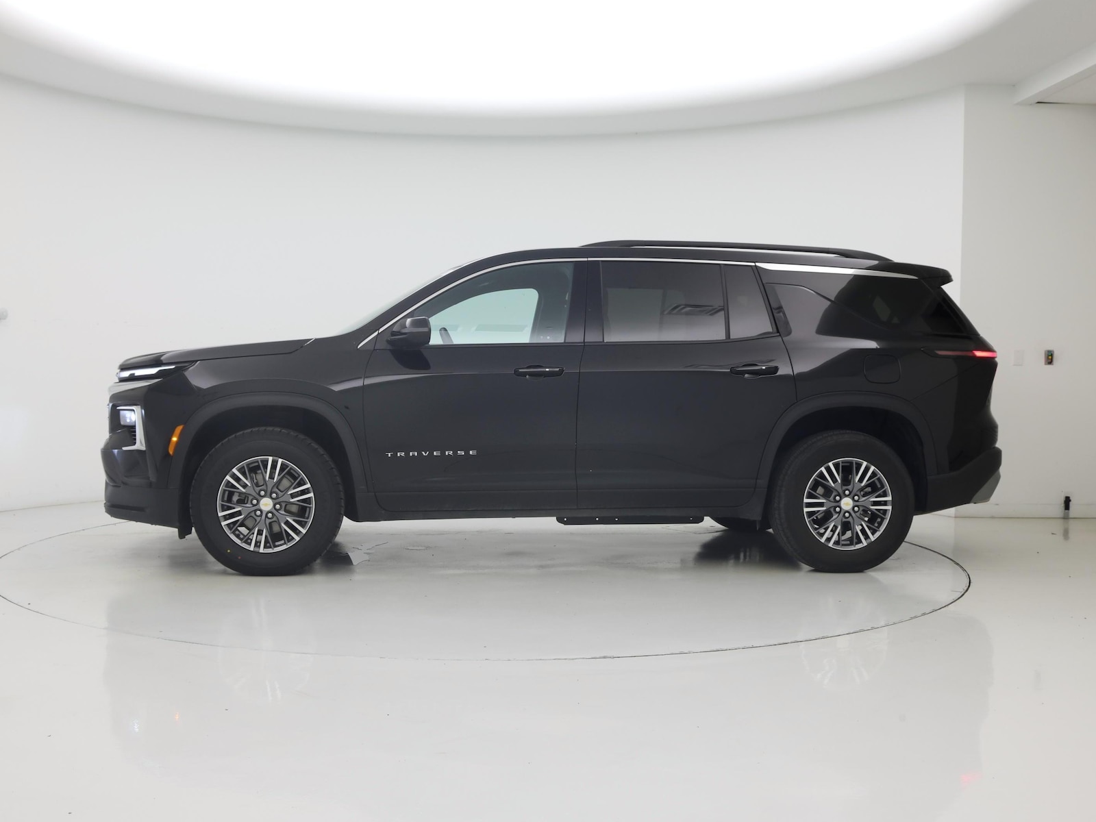 2025 Chevrolet Traverse LT - Photo 4