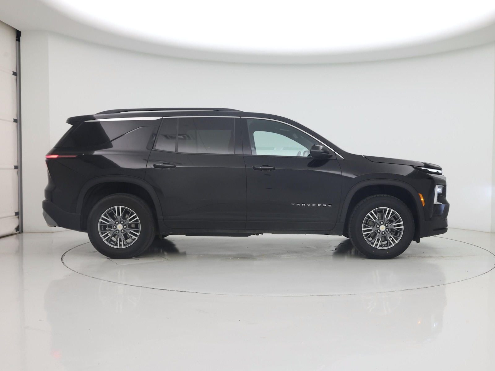 2025 Chevrolet Traverse LT - Photo 8