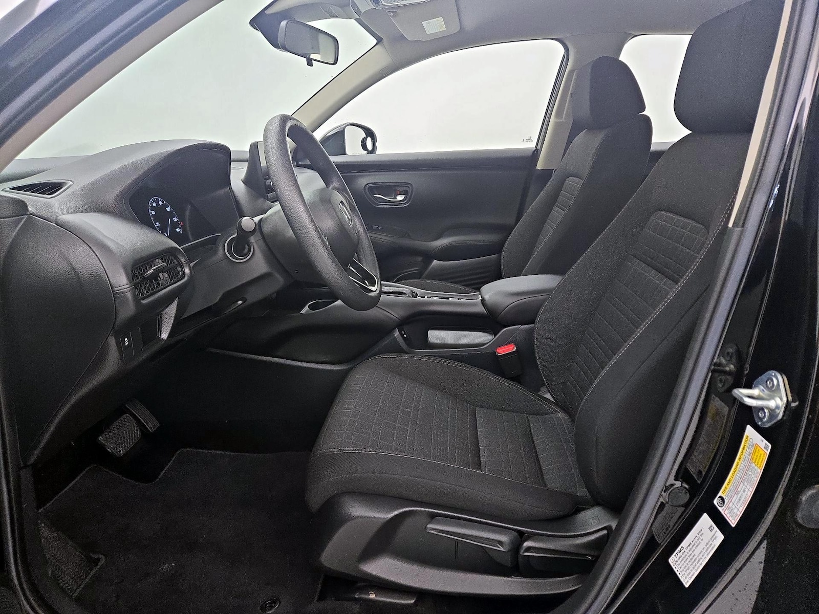 2025 Honda HR-V LX - Photo 12