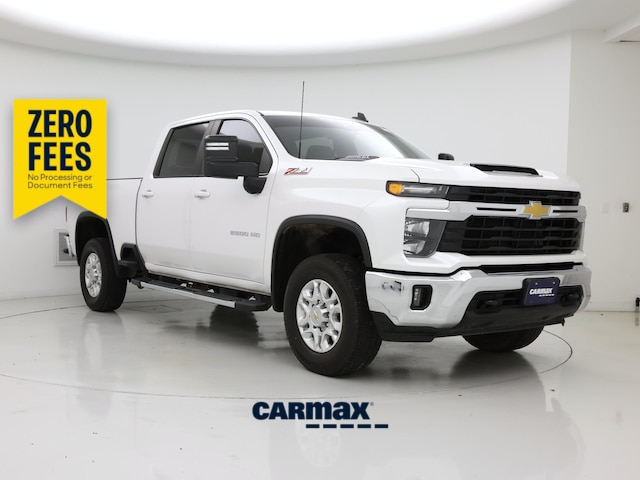 White 2024 Chevrolet Silverado 2500HD Pickup Truck Four-Wheel Drive Automatic