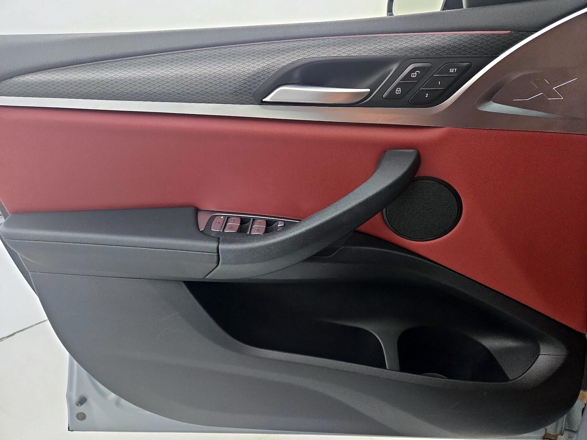 Thumbnail: 2022 BMW X4 - 12