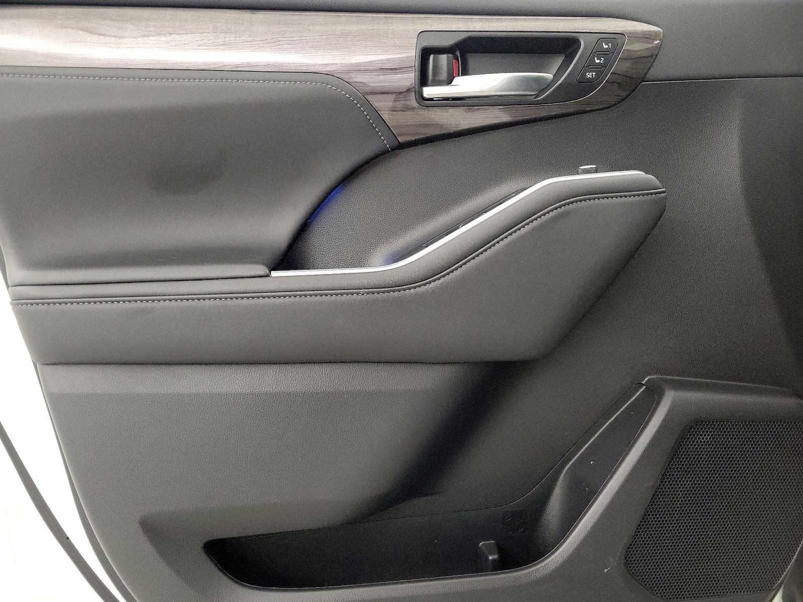 2022 Toyota Highlander Limited - Photo 13