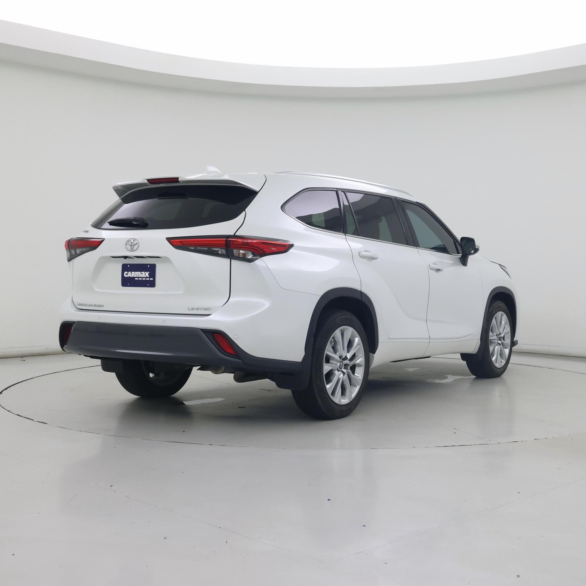 Thumbnail: 2022 Toyota Highlander - 8