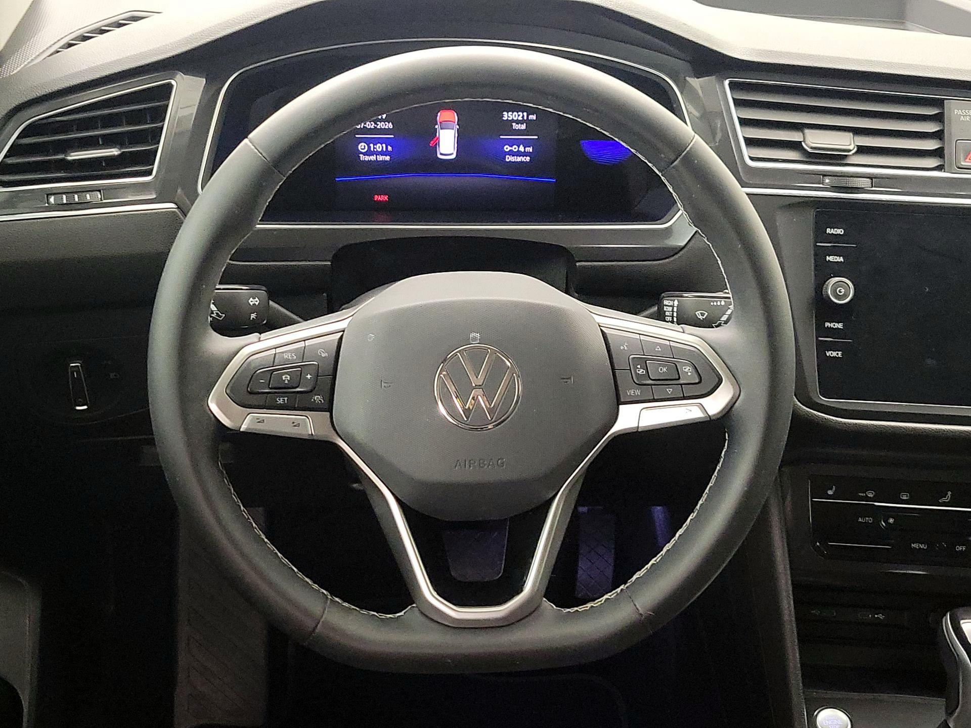 Thumbnail: 2023 Volkswagen Tiguan - 10