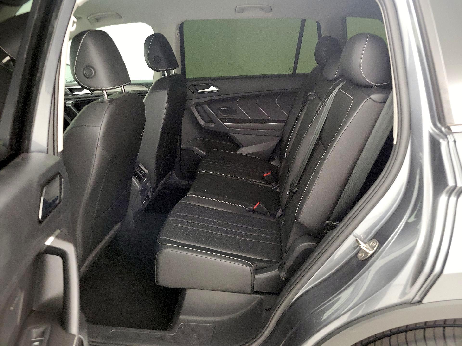 Thumbnail: 2023 Volkswagen Tiguan - 19