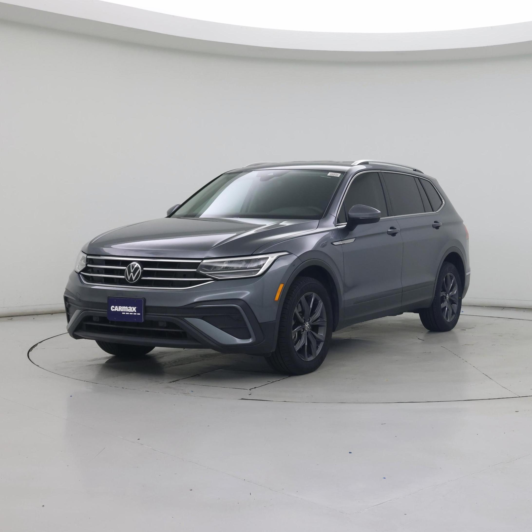 Thumbnail: 2023 Volkswagen Tiguan - 4