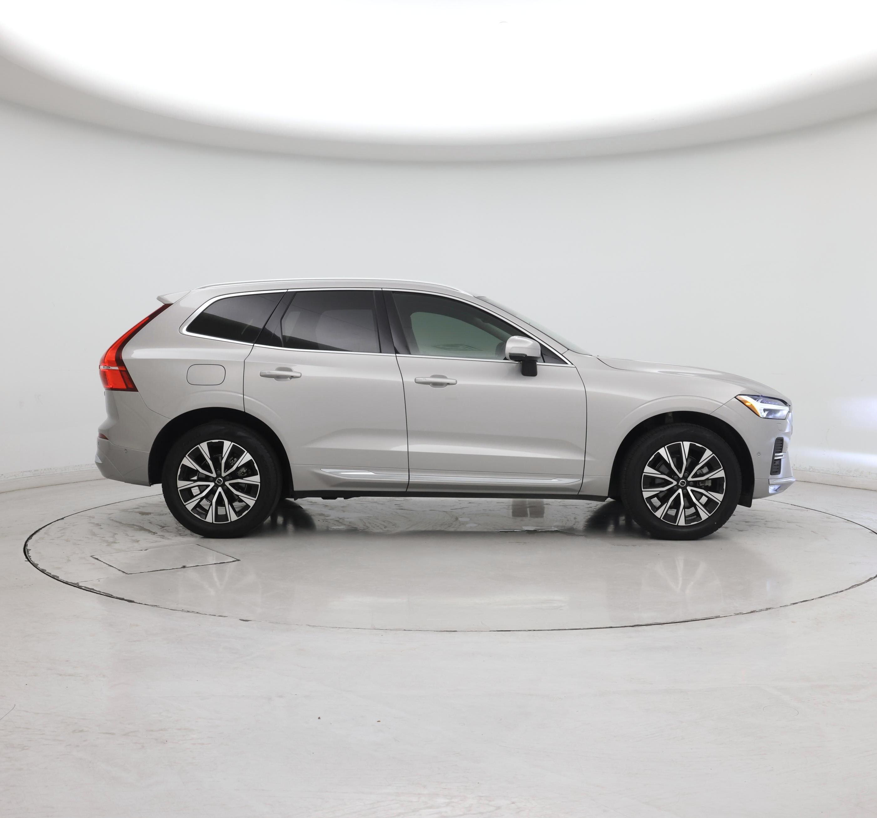 Thumbnail: 2023 Volvo XC60 - 7